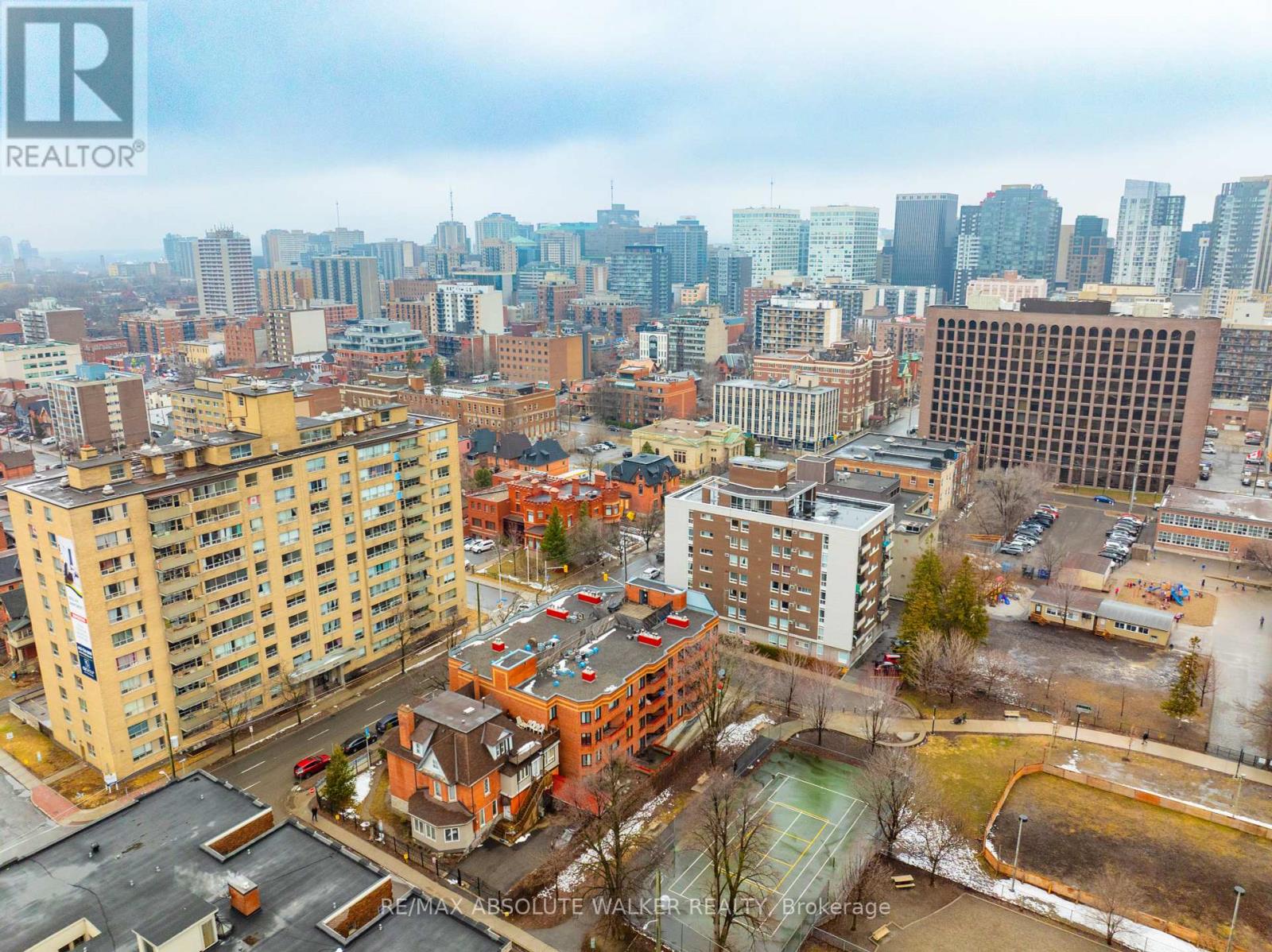 401 - 317 Metcalfe Street