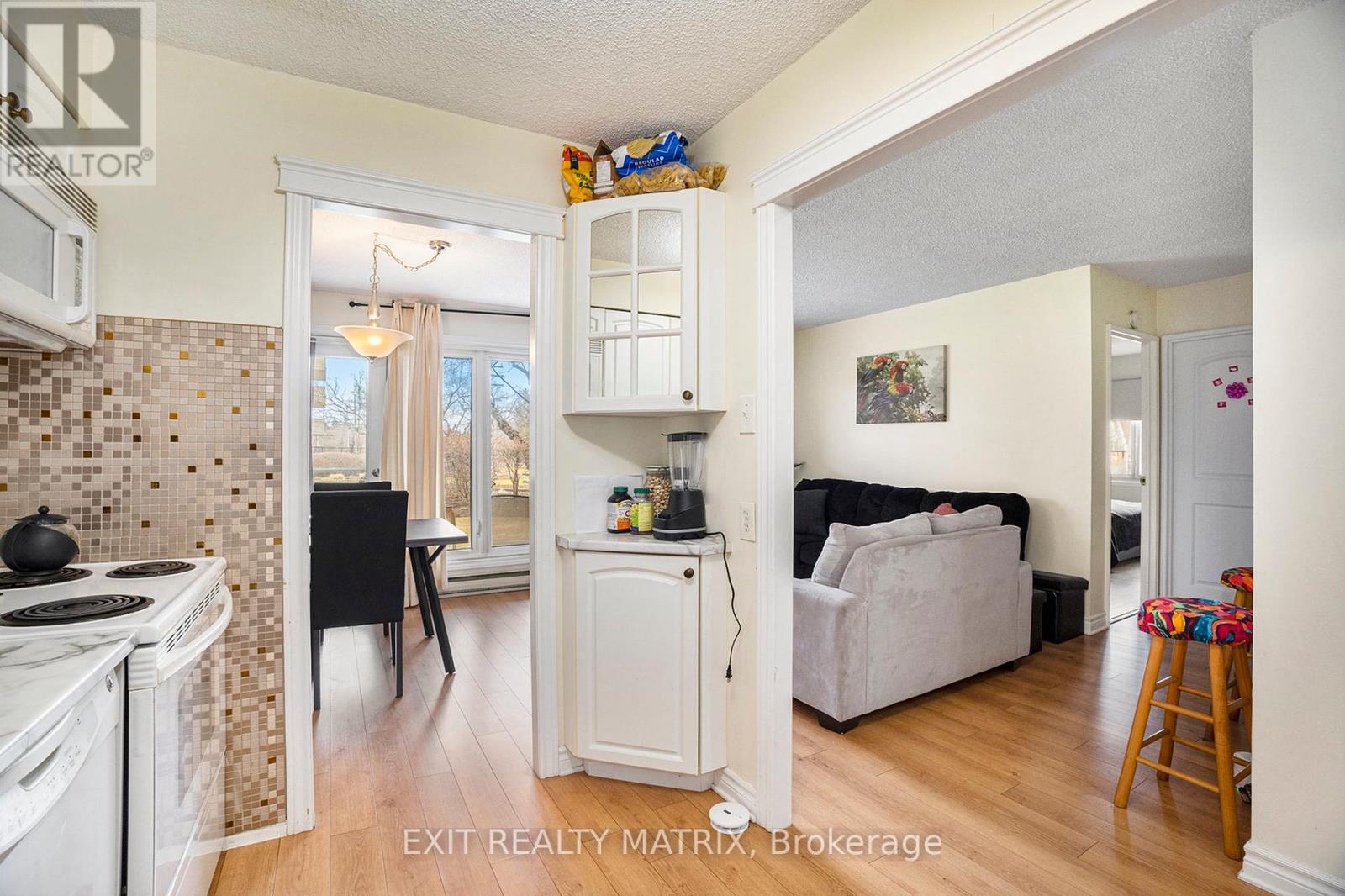 102 - 158b Mcarthur Avenue