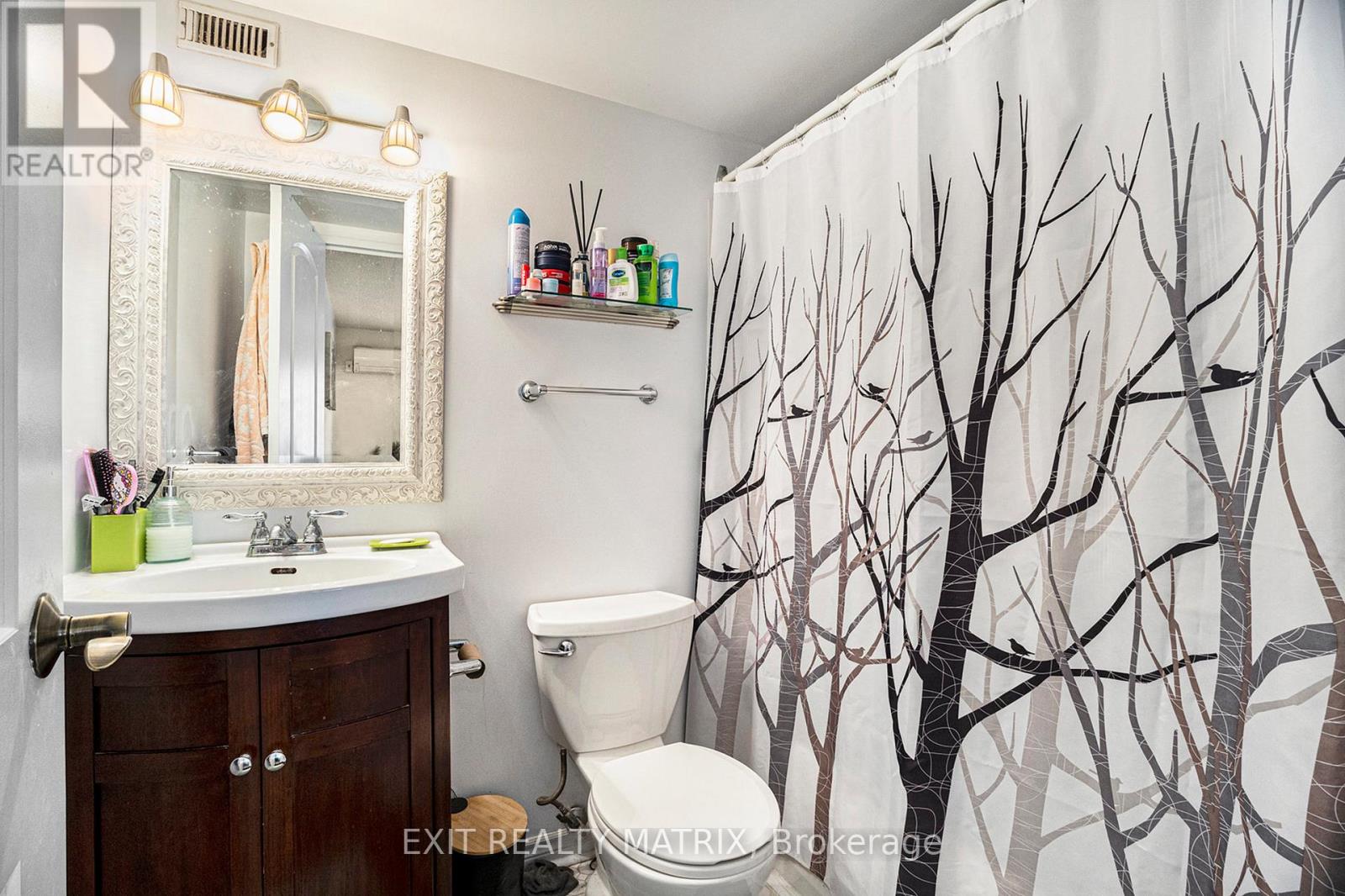 102 - 158b Mcarthur Avenue