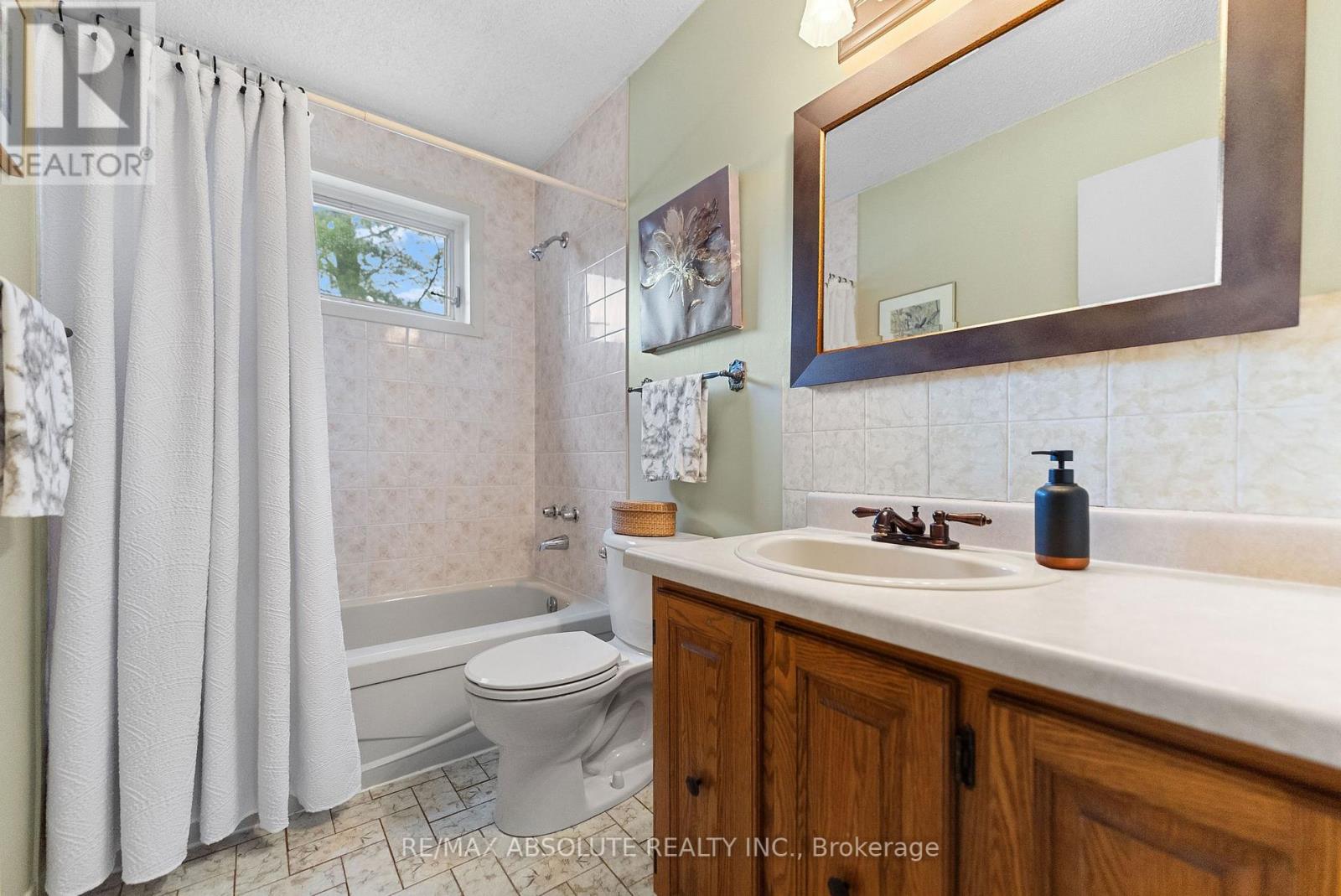 33 Old Orchard Lane