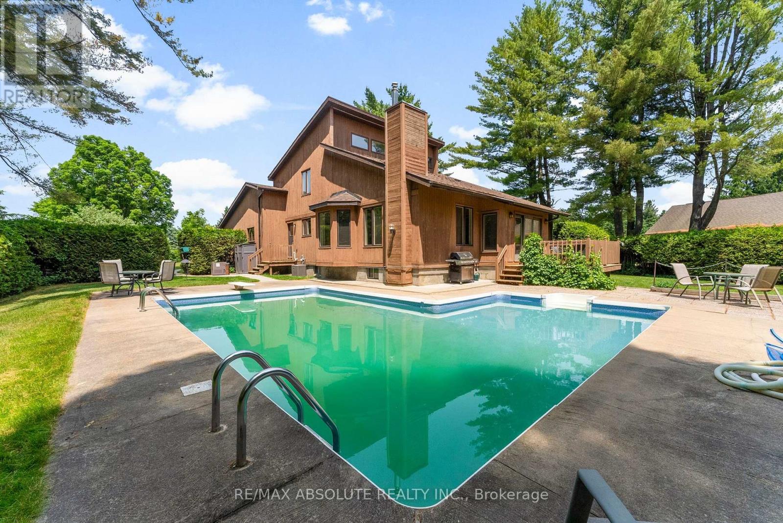 33 Old Orchard Lane