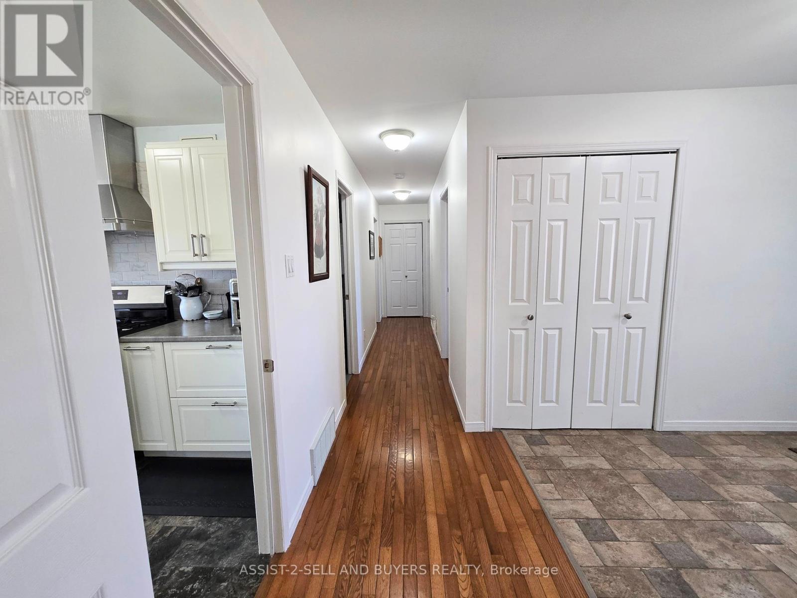15206 Colonial Drive