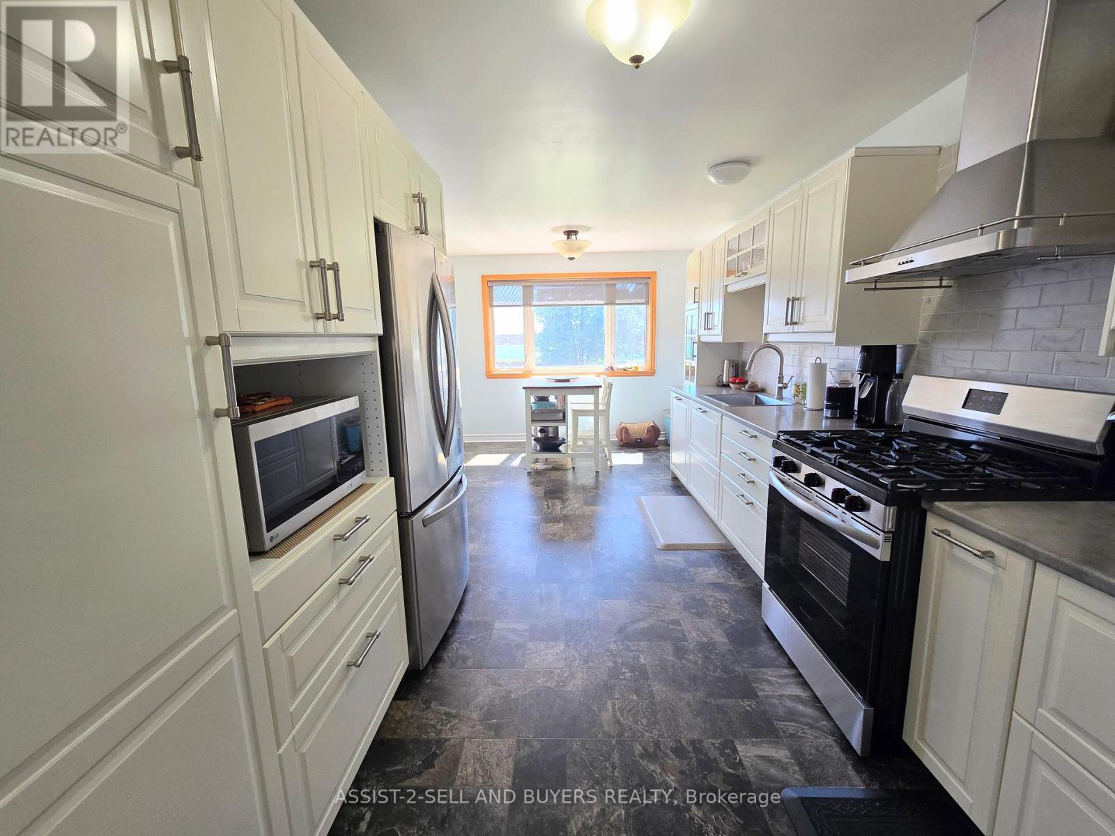 15206 Colonial Drive