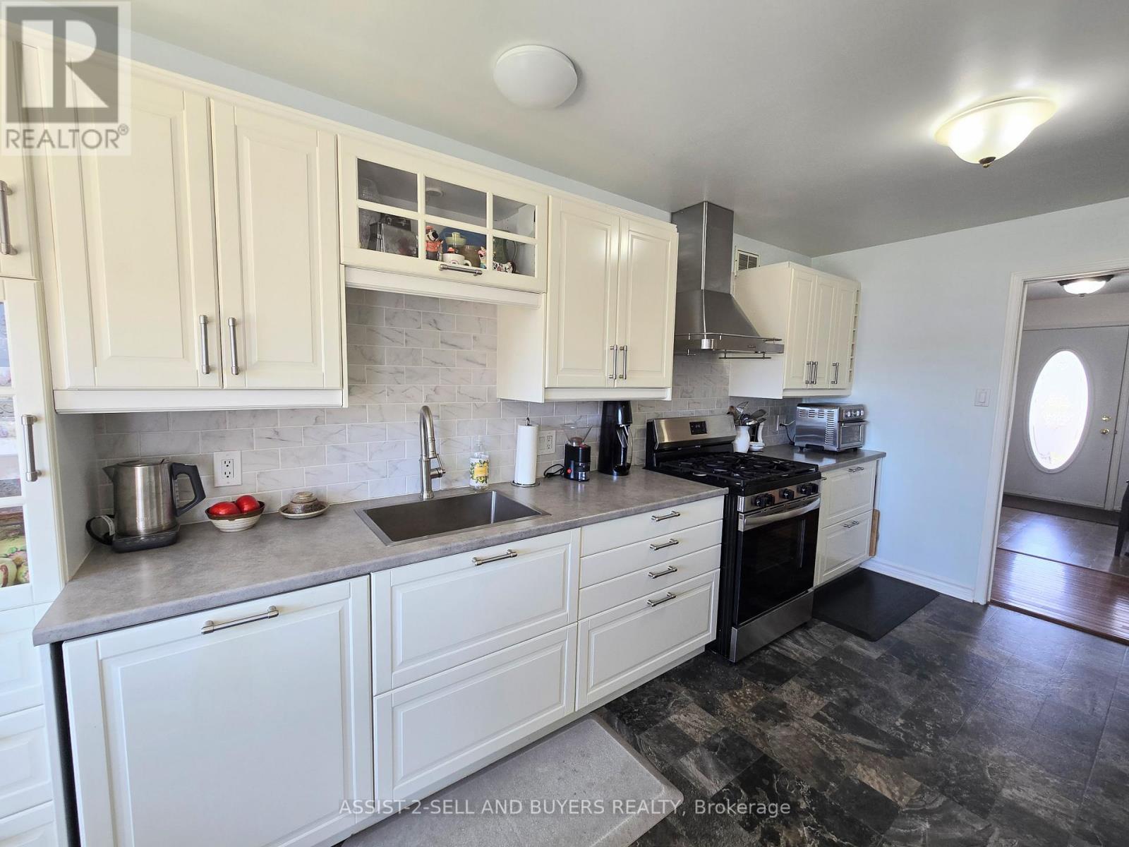 15206 Colonial Drive