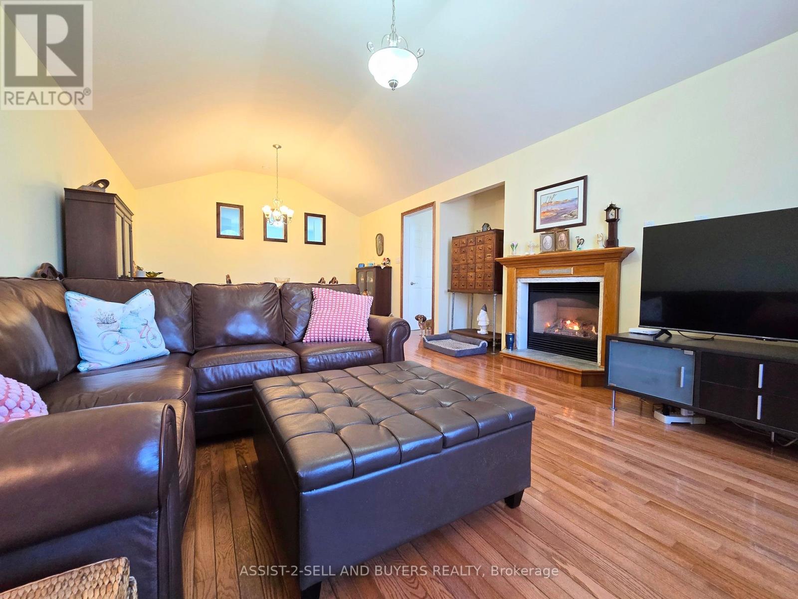 15206 Colonial Drive