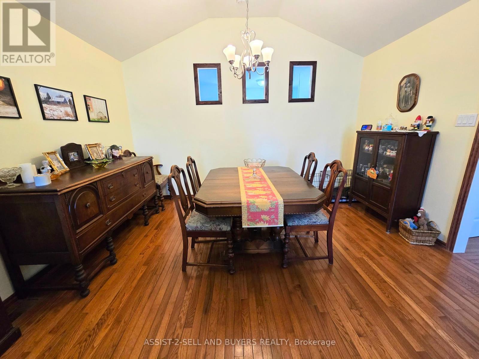 15206 Colonial Drive