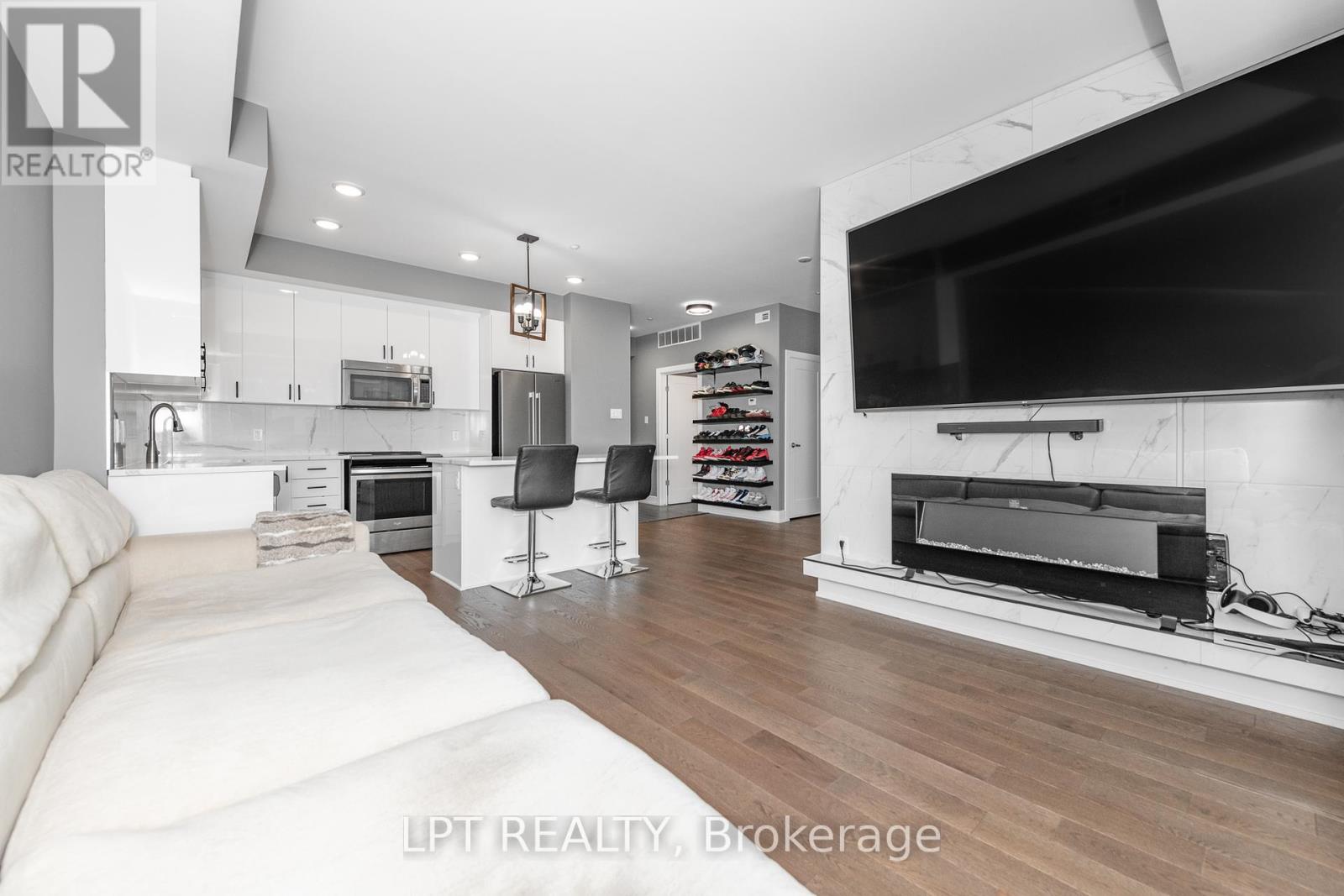 203 - 615 Longfields Drive