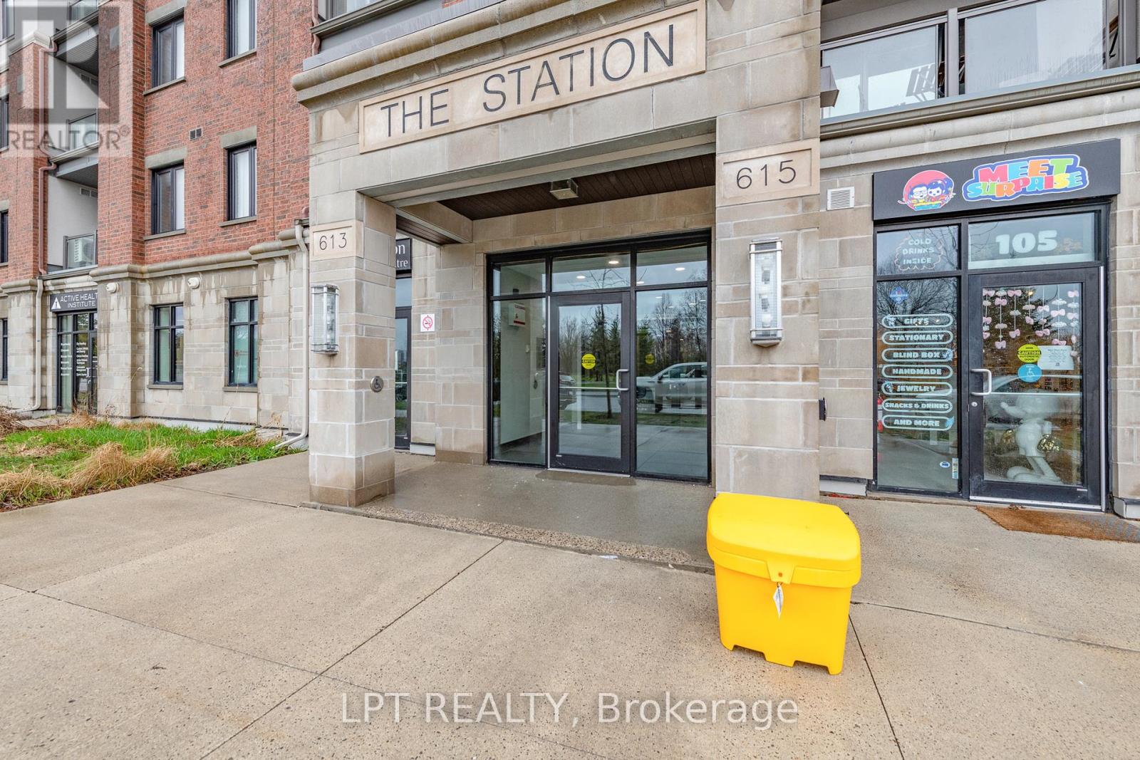203 - 615 Longfields Drive