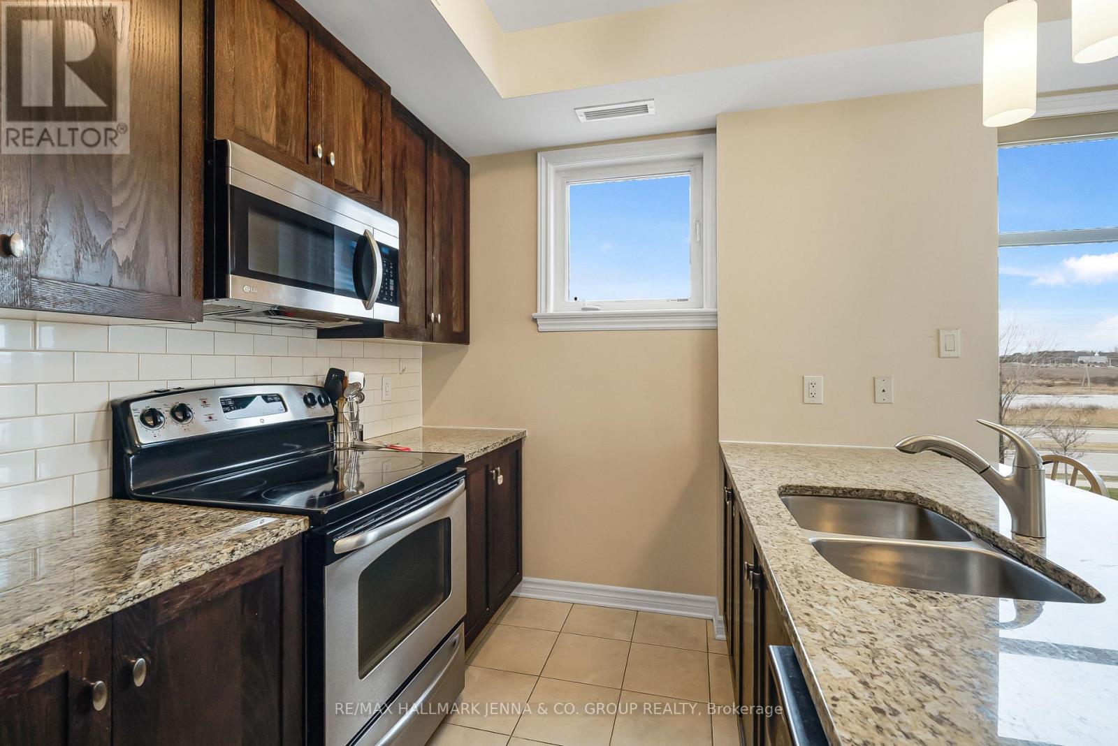 201 - 140 Guelph Private