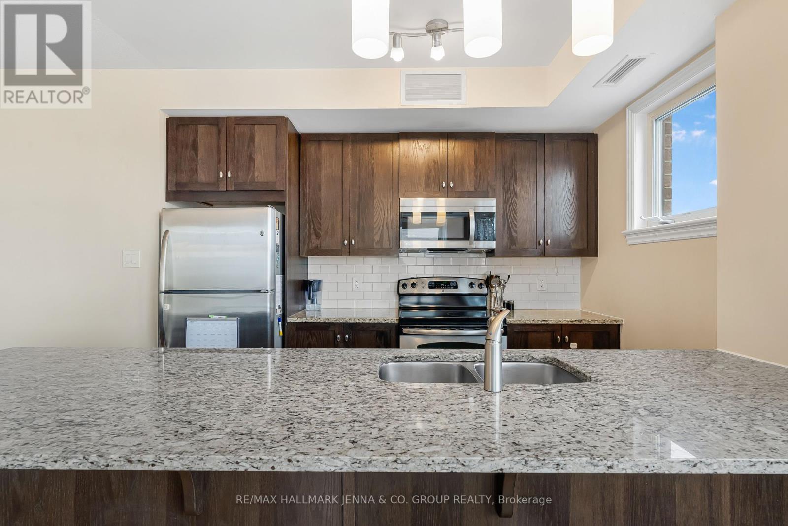 201 - 140 Guelph Private
