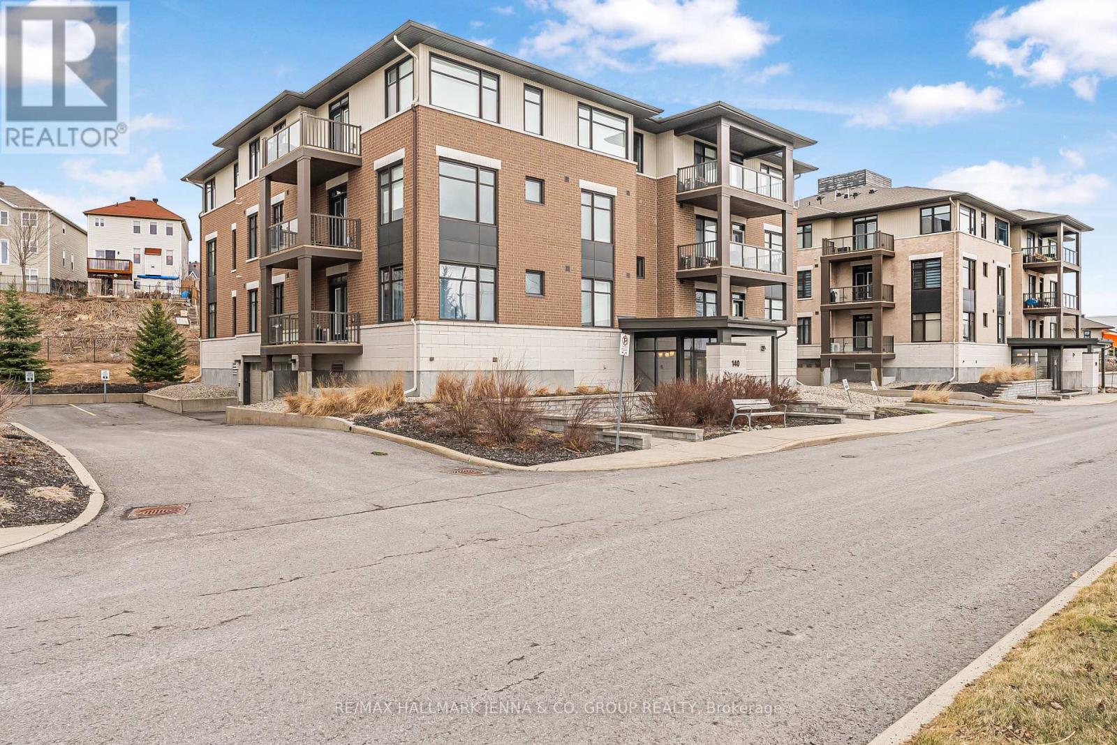 201 - 140 Guelph Private