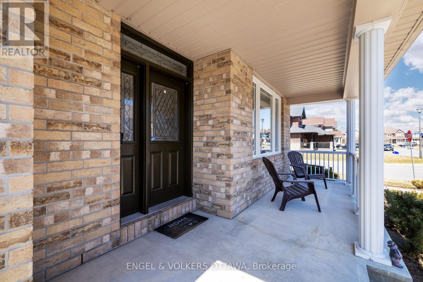 768 Lakebreeze Circle