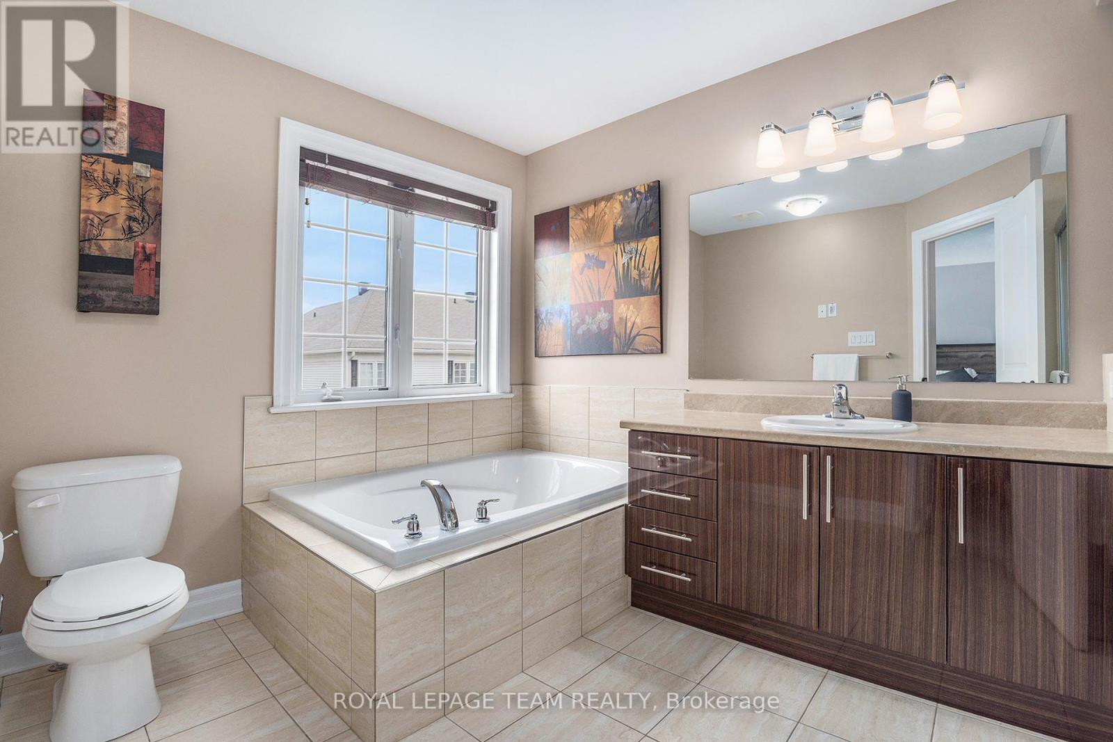 115 Laramie Crescent