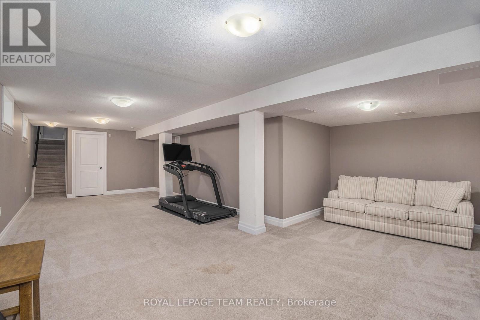 115 Laramie Crescent