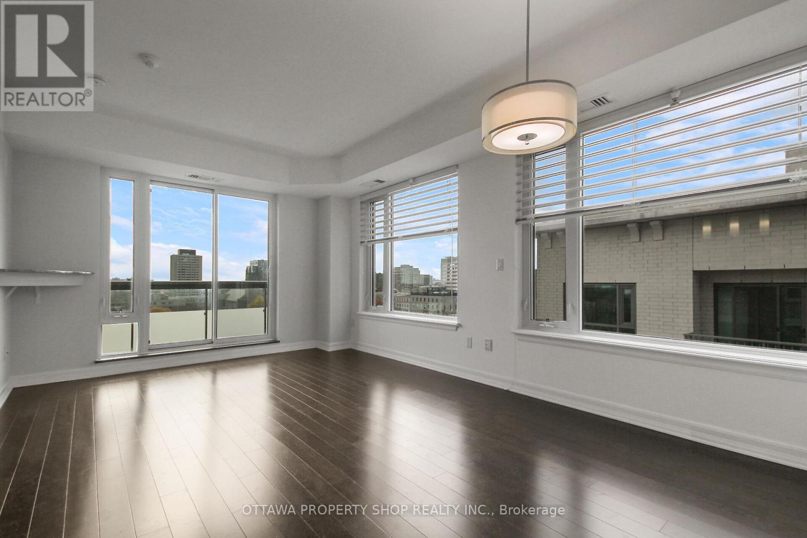 1205 - 238 Besserer Street