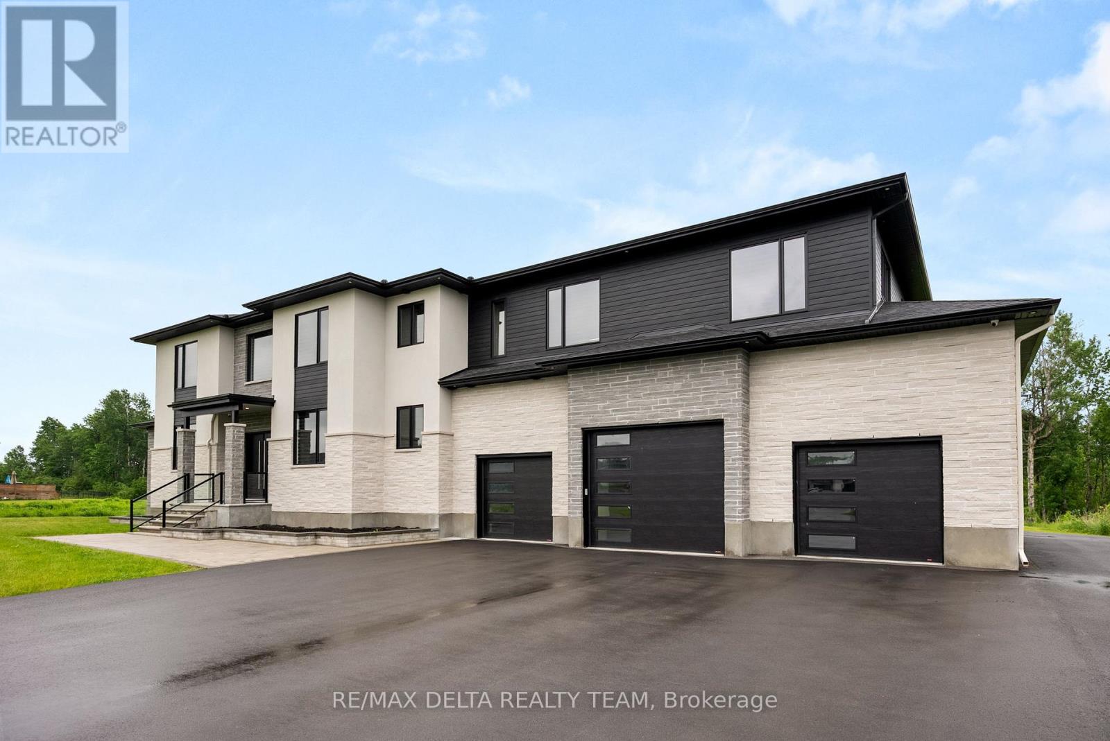 663 Ballycastle Crescent