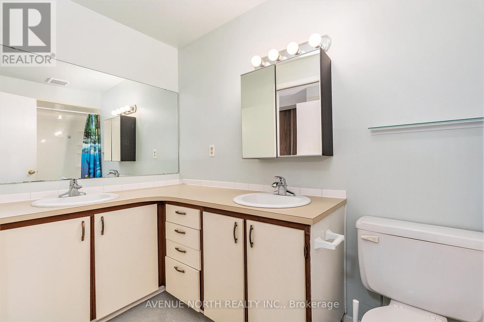 5 - 51 Sherway Drive