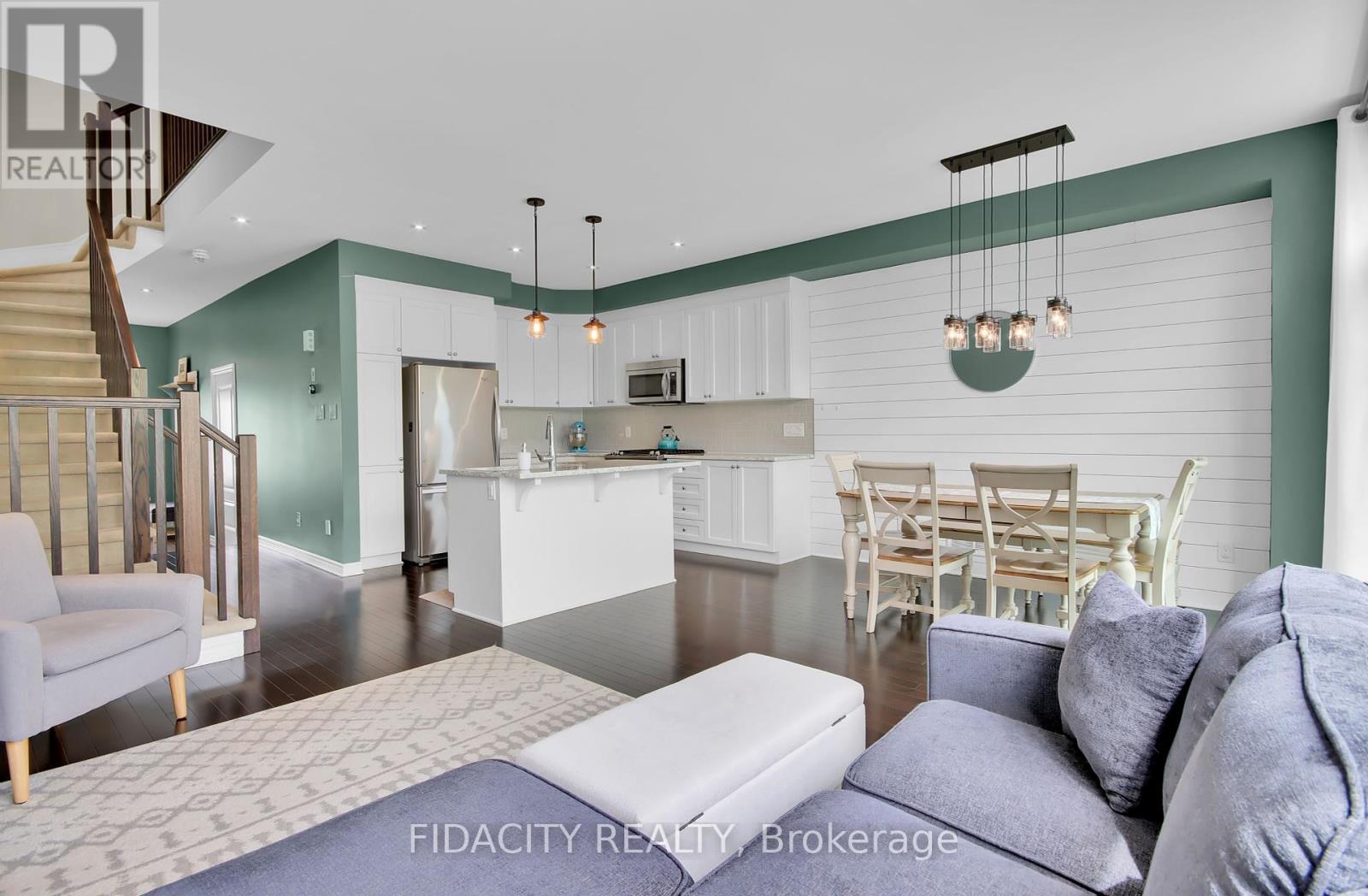 284 Wood Acres Grove