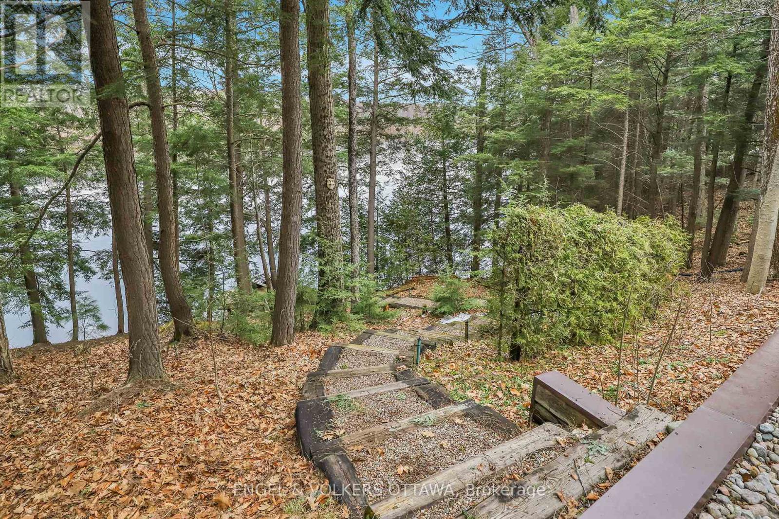 7 Deerfield Drive