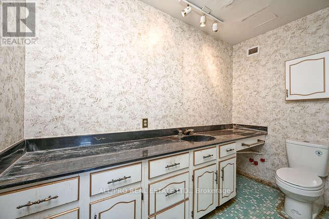 Unit 1215 - 2951 Riverside Drive E