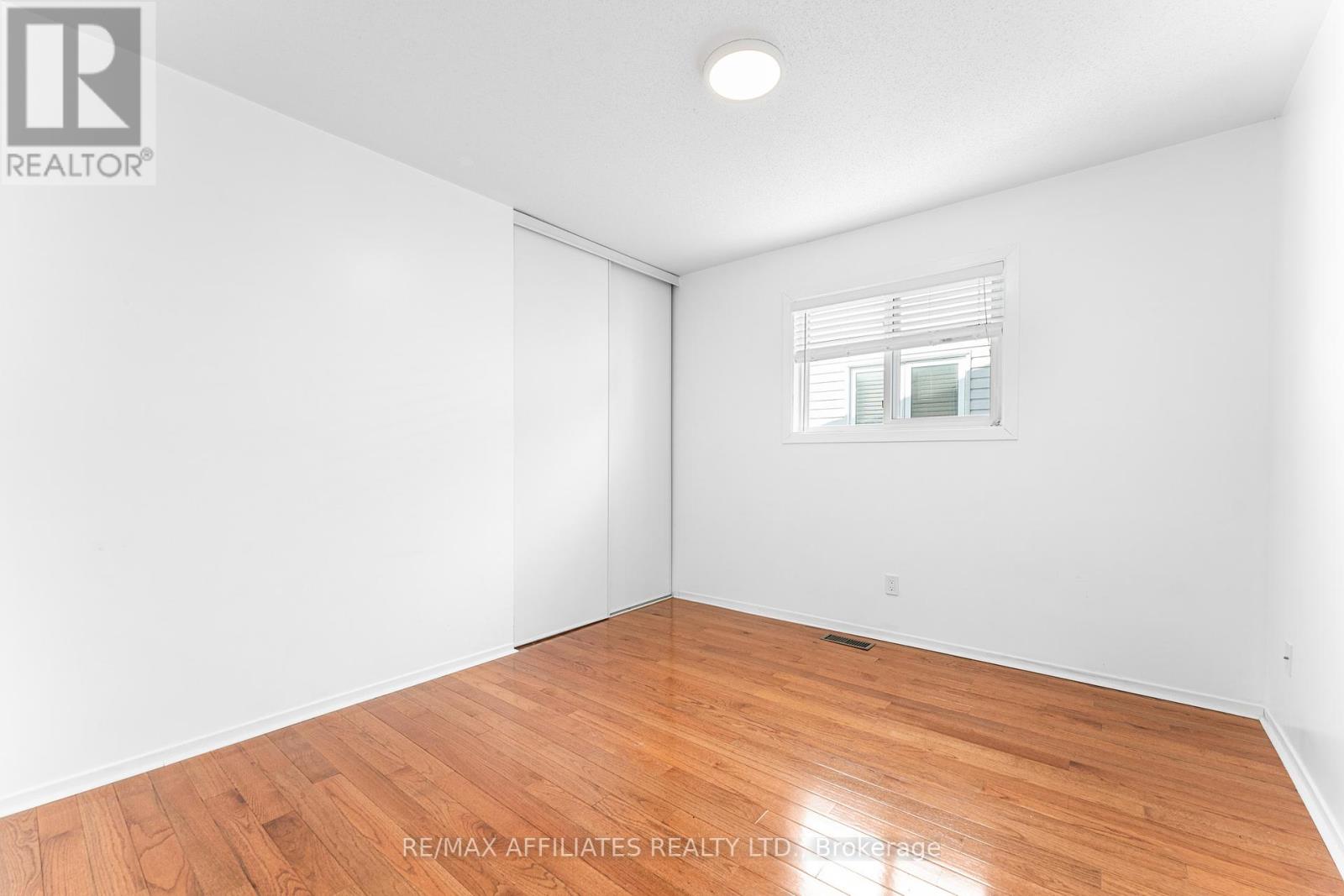 33 Inverary Drive