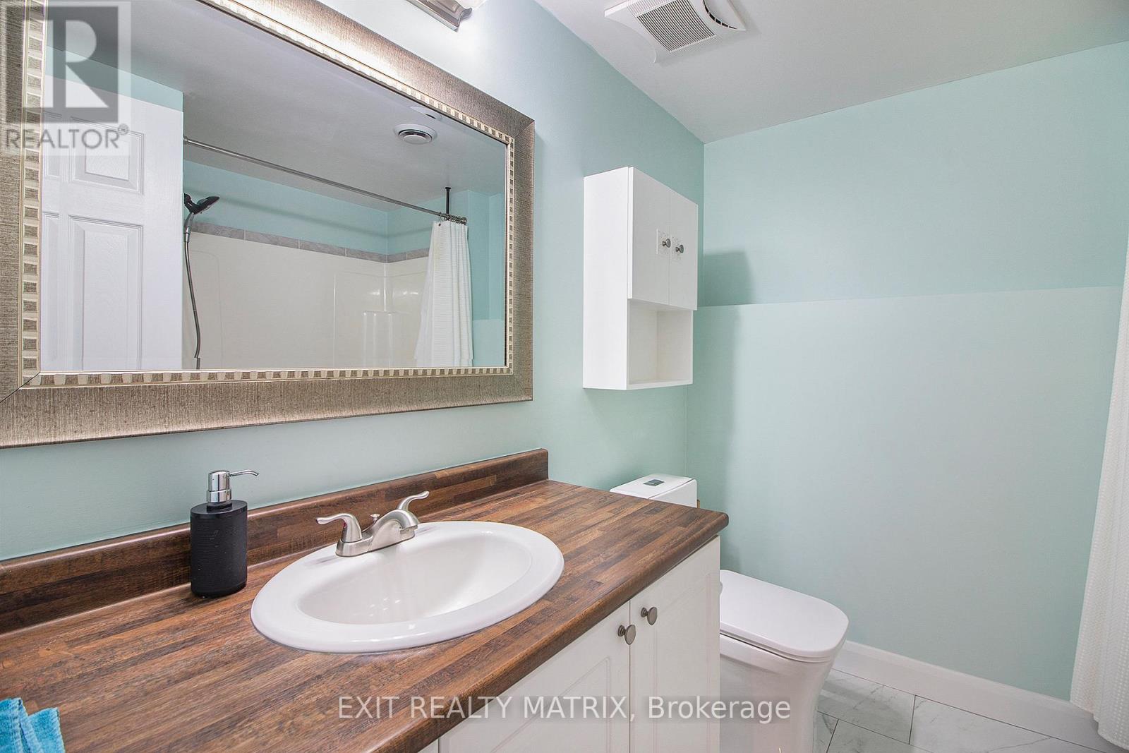 5c - 75 Lapointe Boulevard