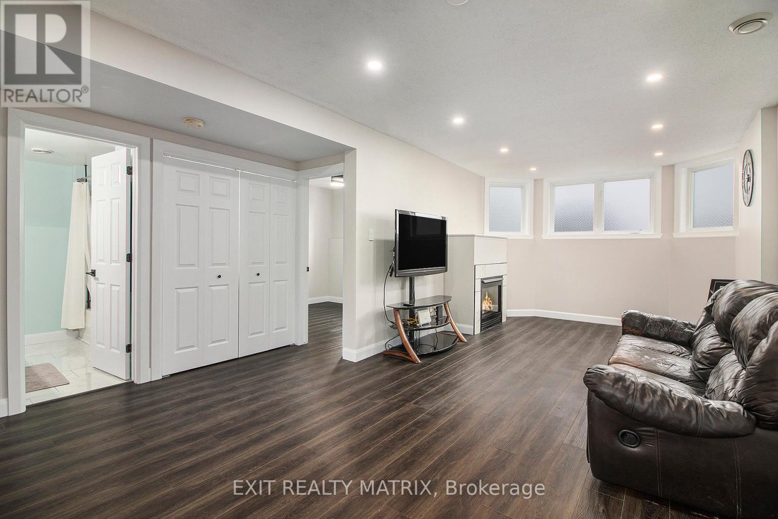 5c - 75 Lapointe Boulevard