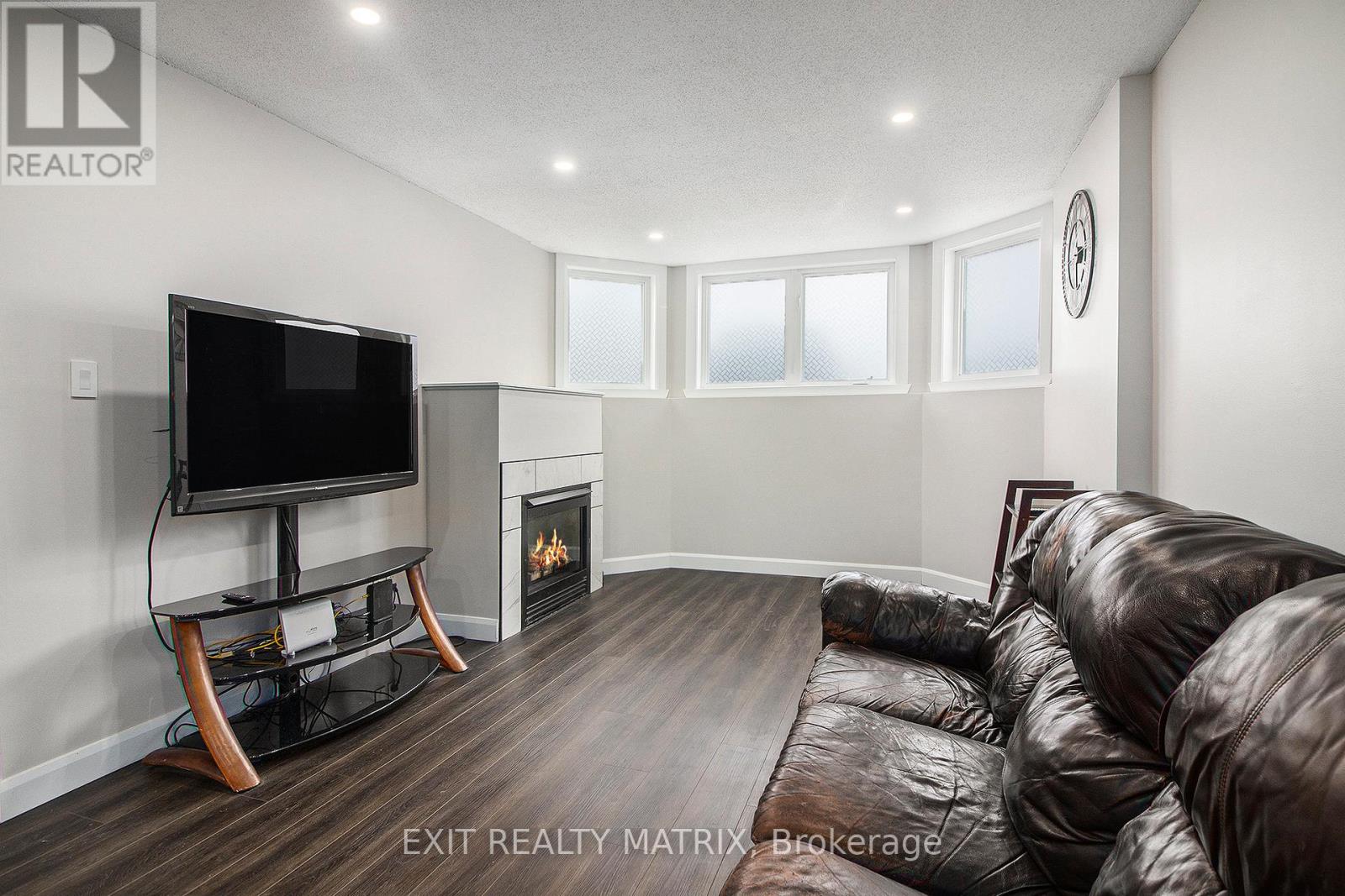 5c - 75 Lapointe Boulevard