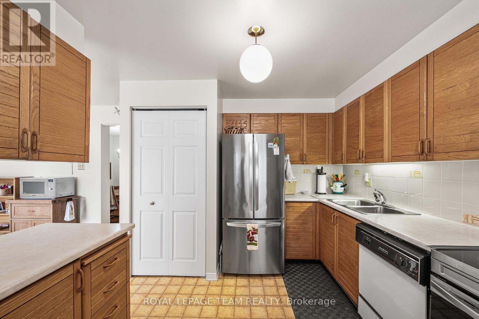 98 - 43b Fable Street