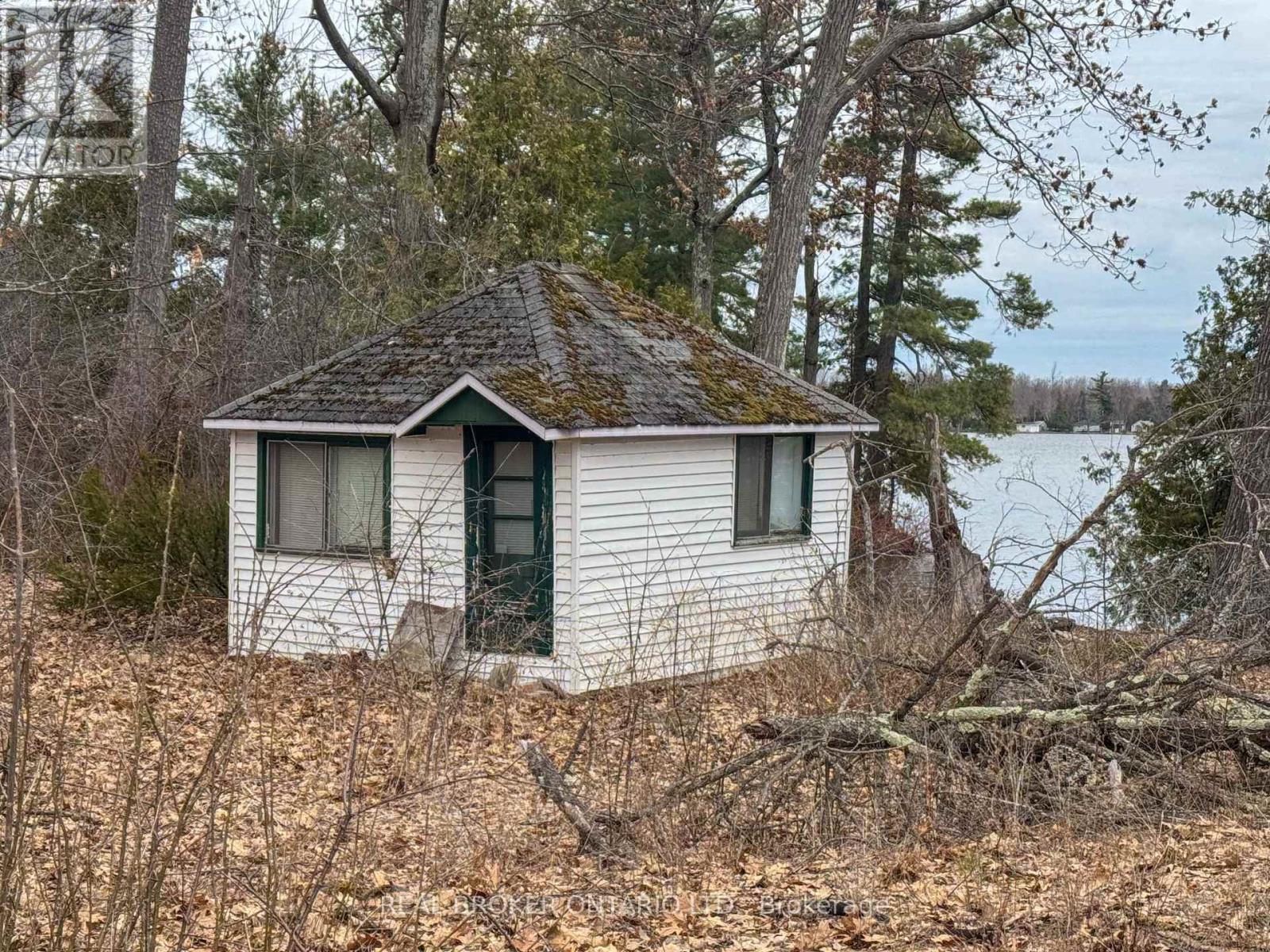 101 Fairclough Island