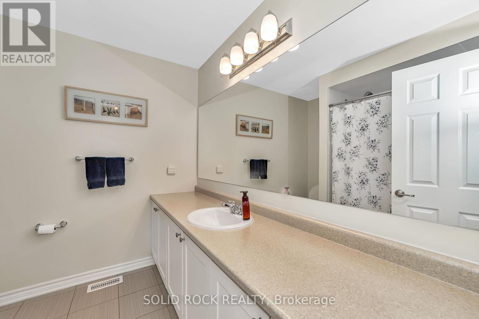 32 Solaris Drive