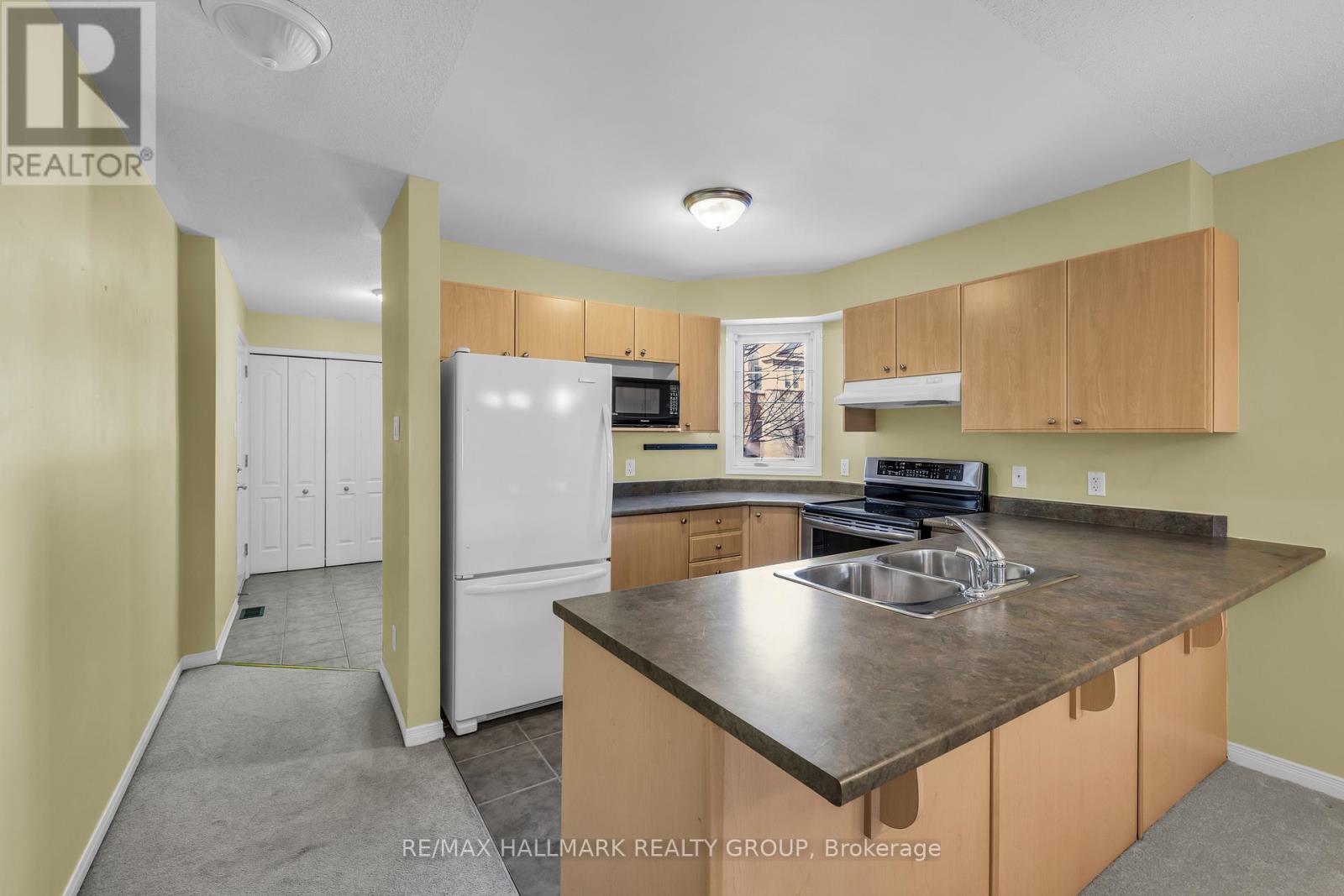 22 Strathaven Private