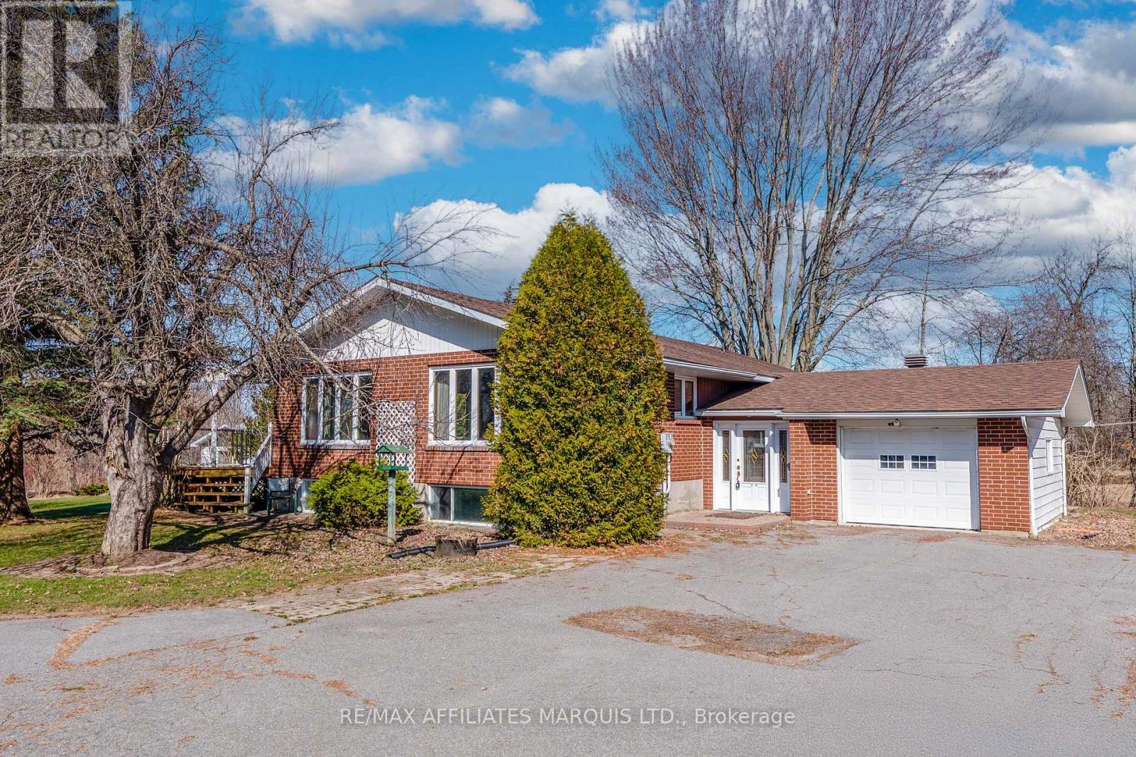 10984 County Rd 2 Road
