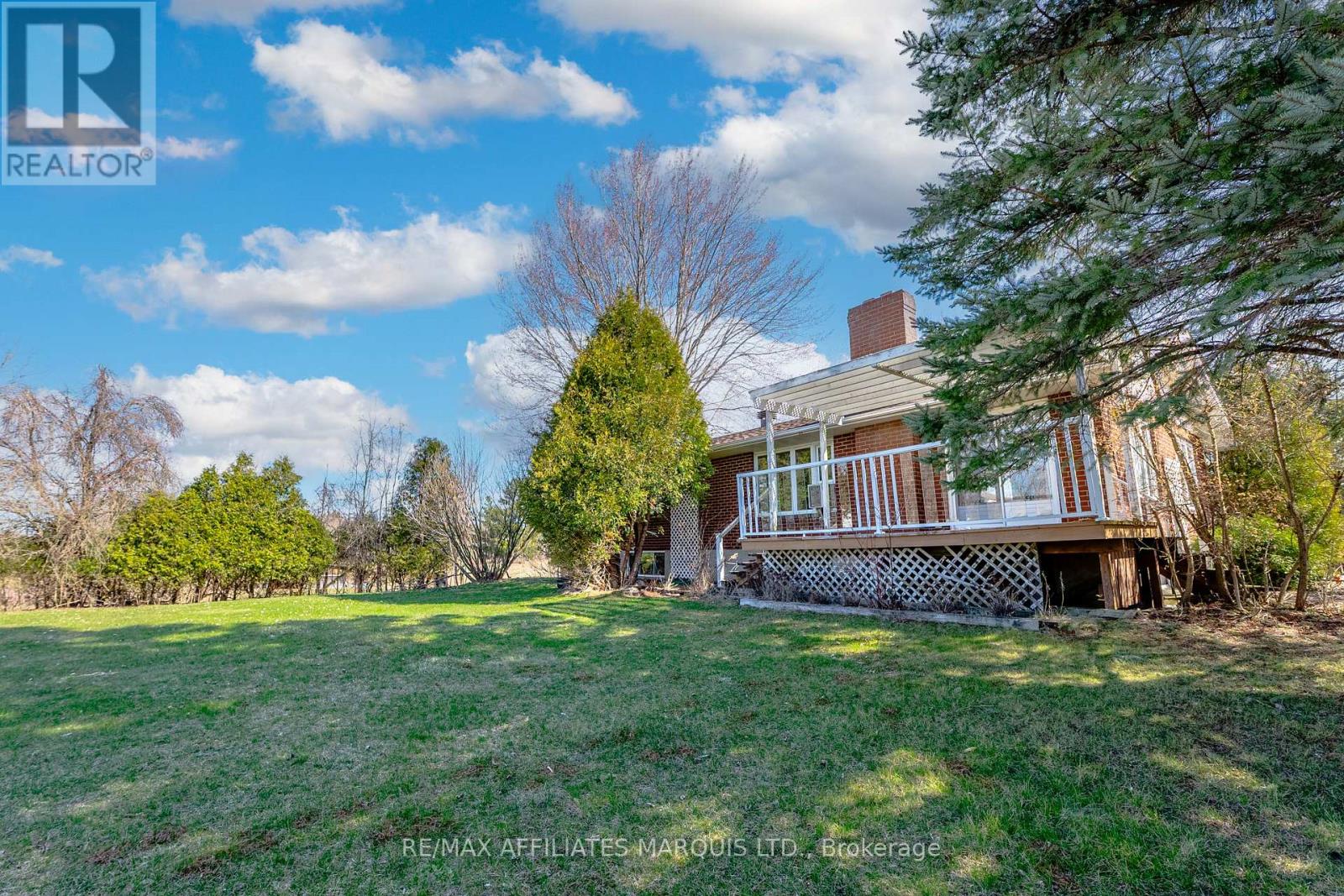 10984 County Rd 2 Road