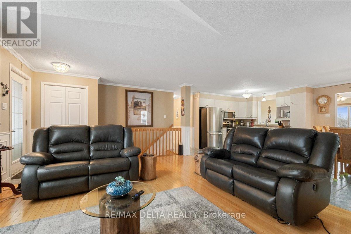 213 Longueuil Street