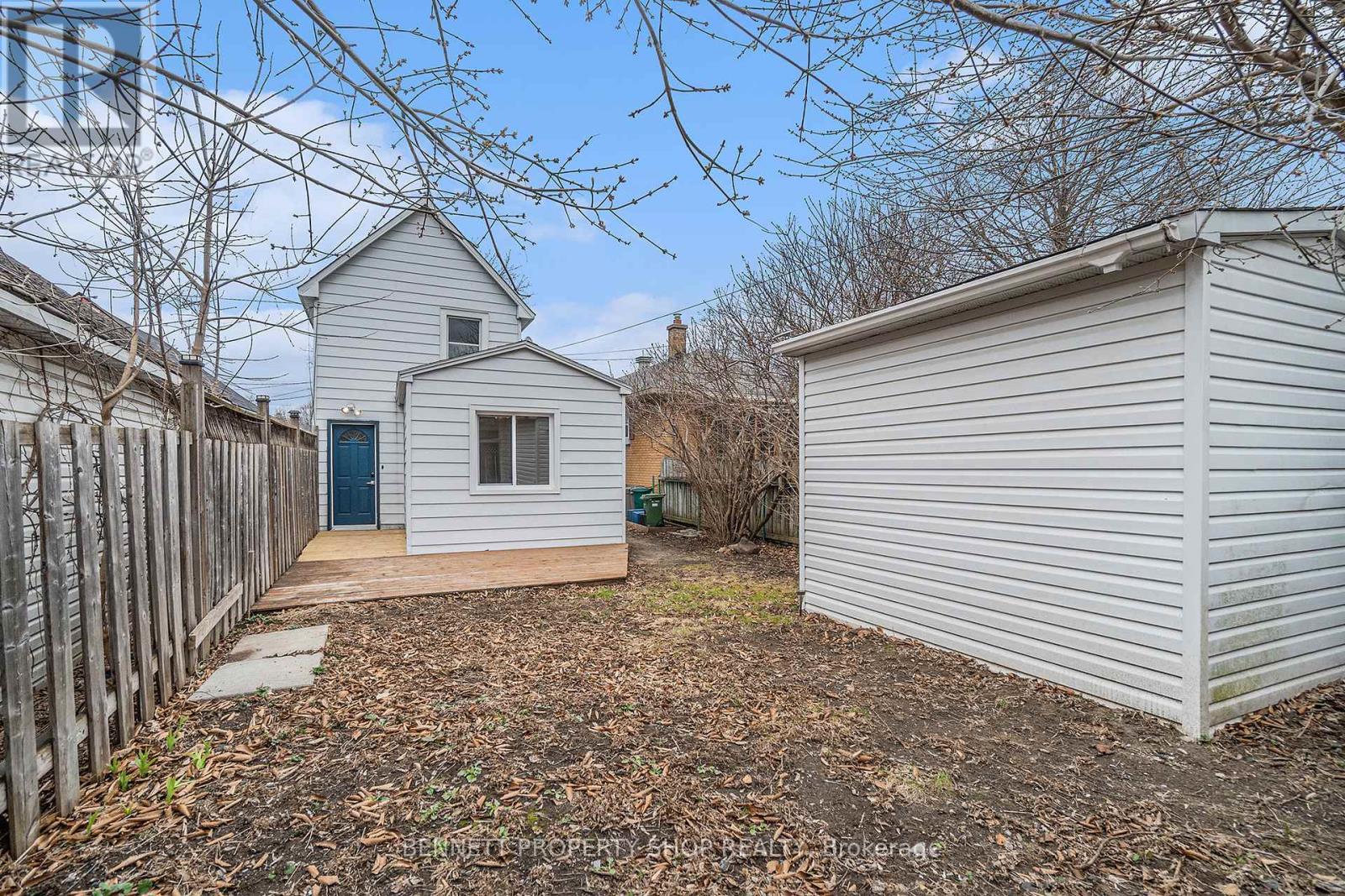 978 Admiral Avenue