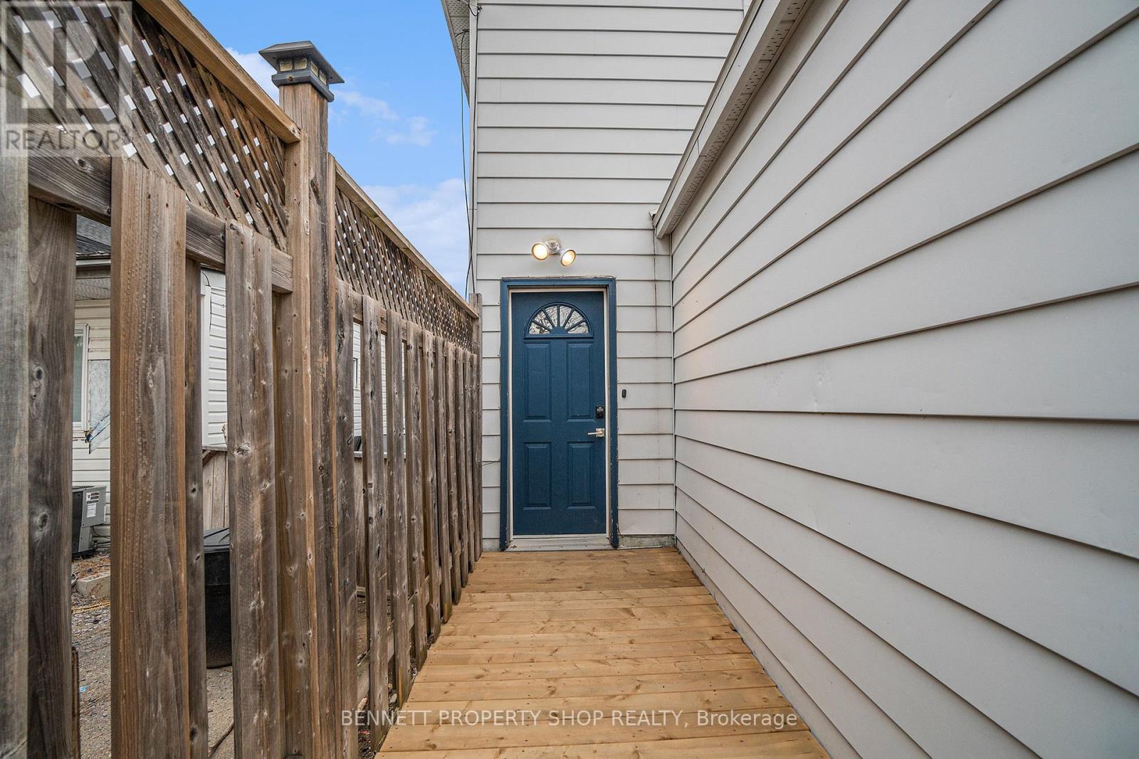 978 Admiral Avenue