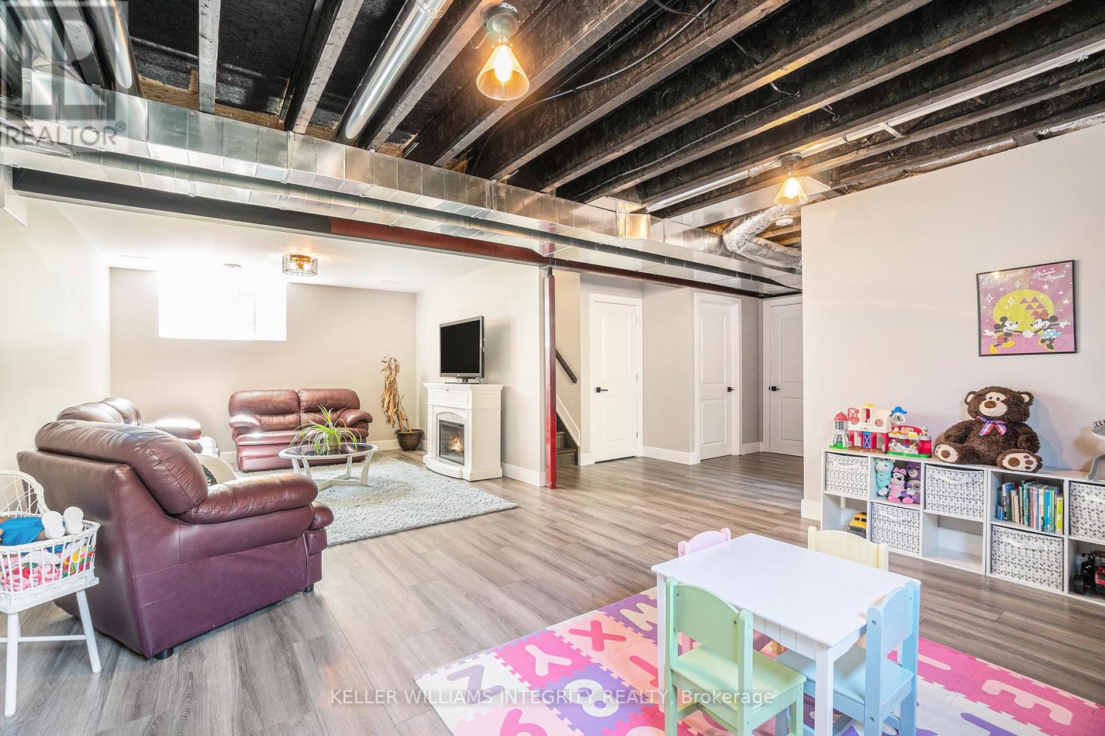 922 Leslie Crain Drive