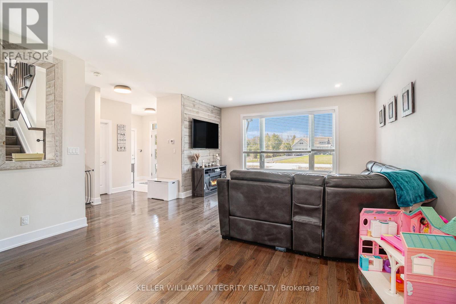922 Leslie Crain Drive