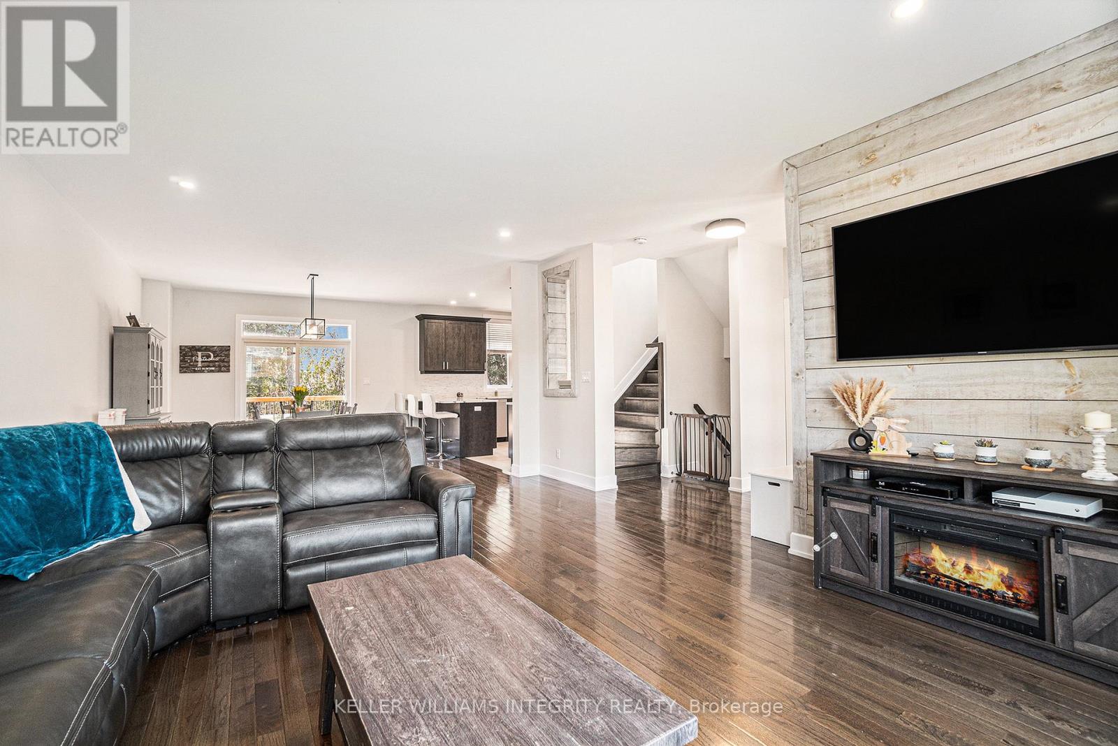 922 Leslie Crain Drive