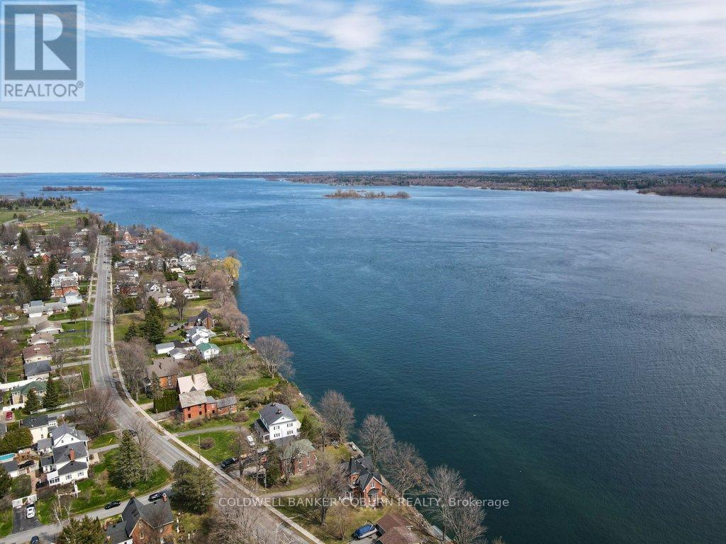 81 Lakeshore Drive