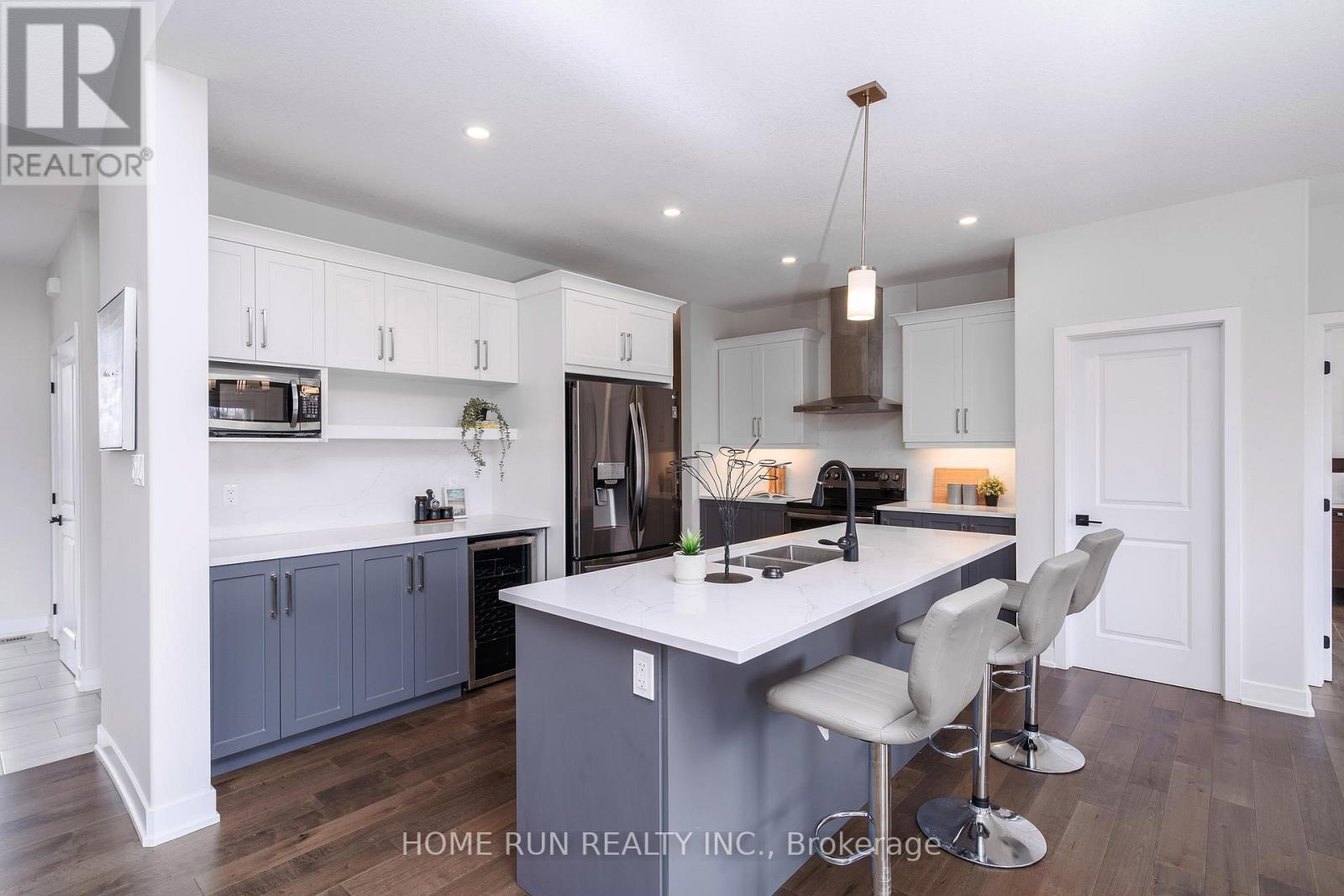 212 Summerview Terrace