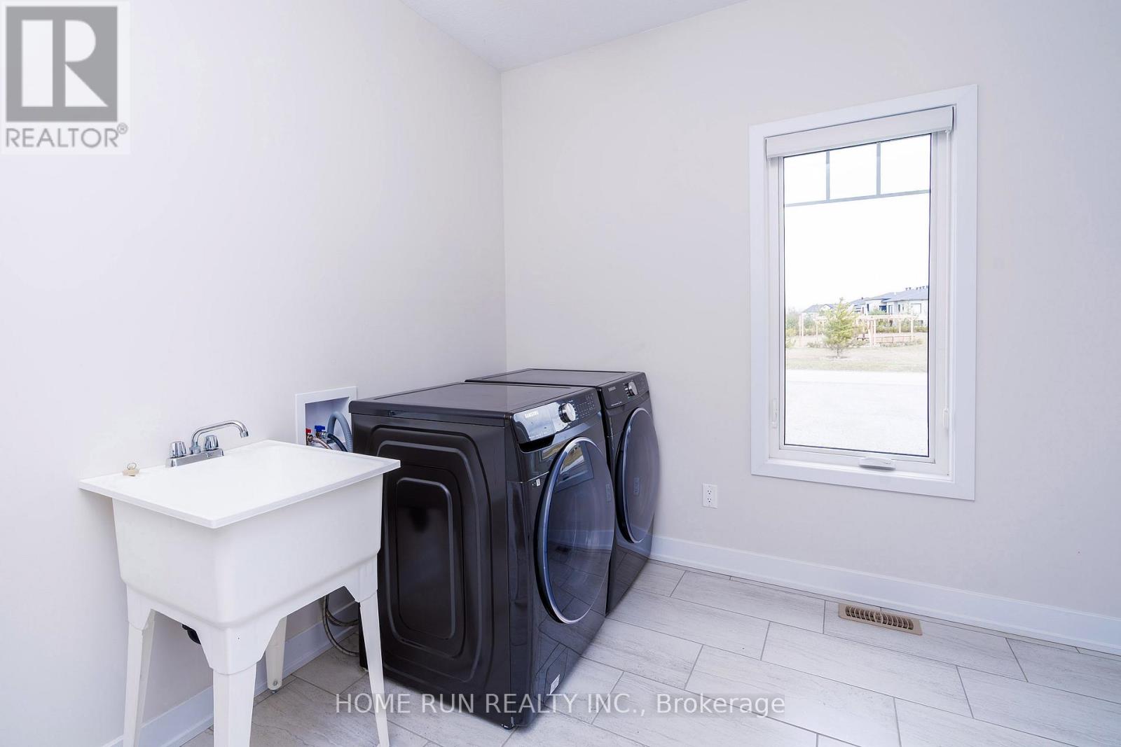 212 Summerview Terrace