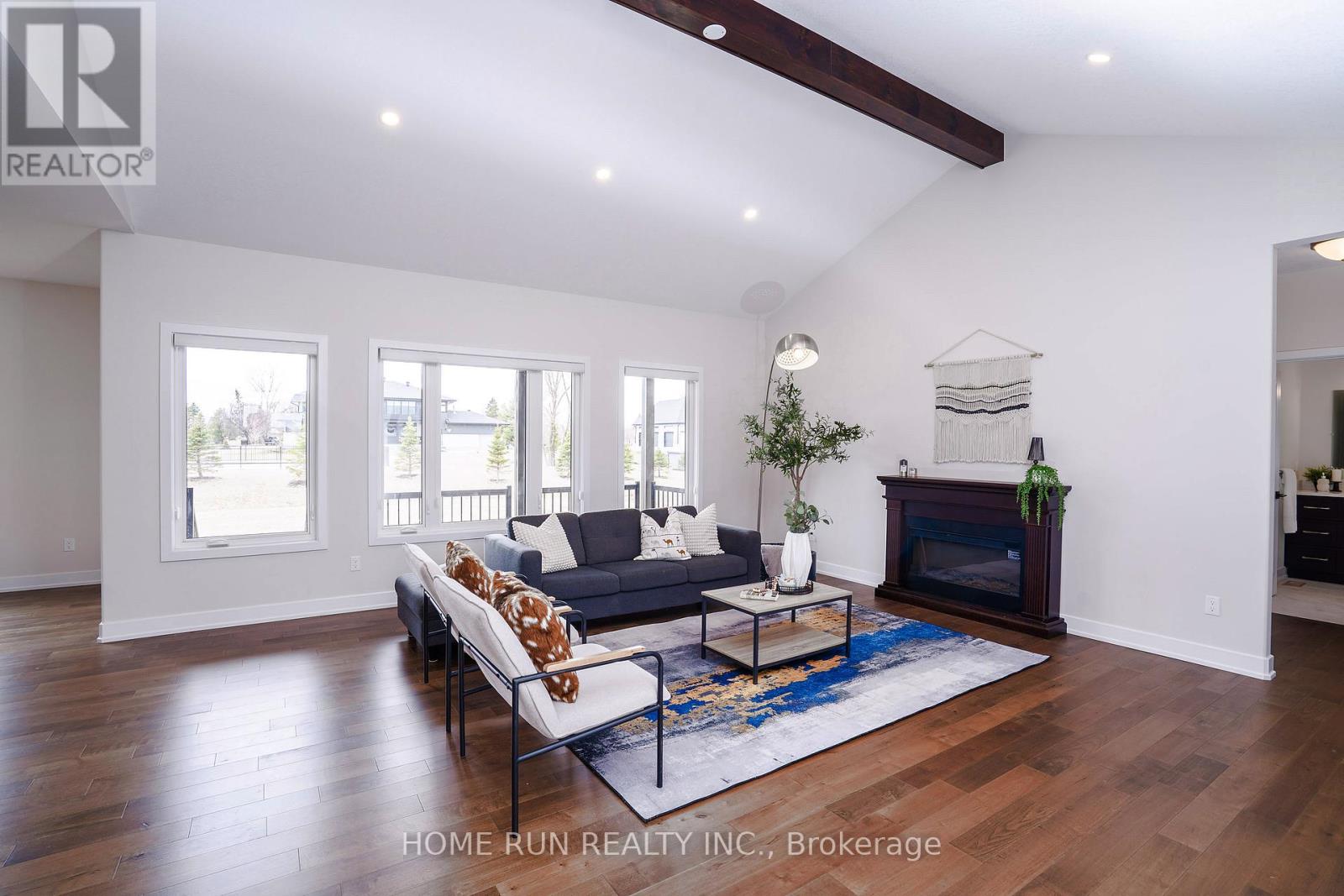 212 Summerview Terrace