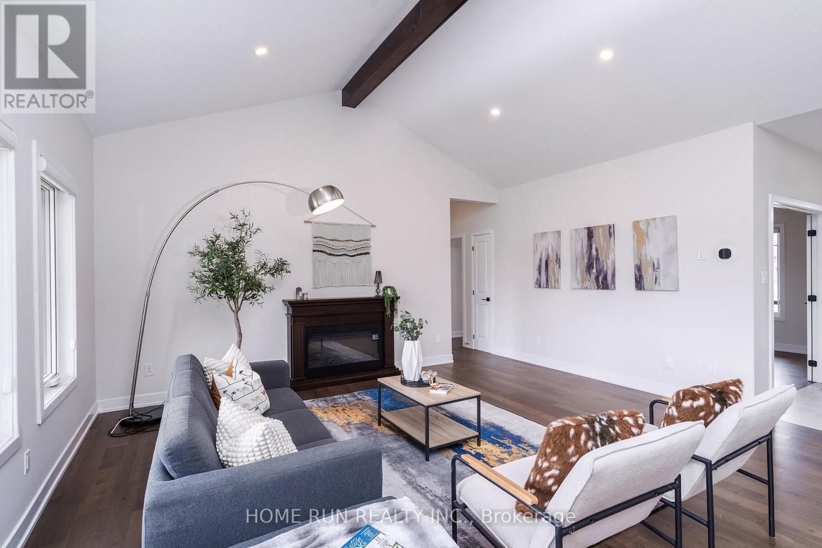 212 Summerview Terrace
