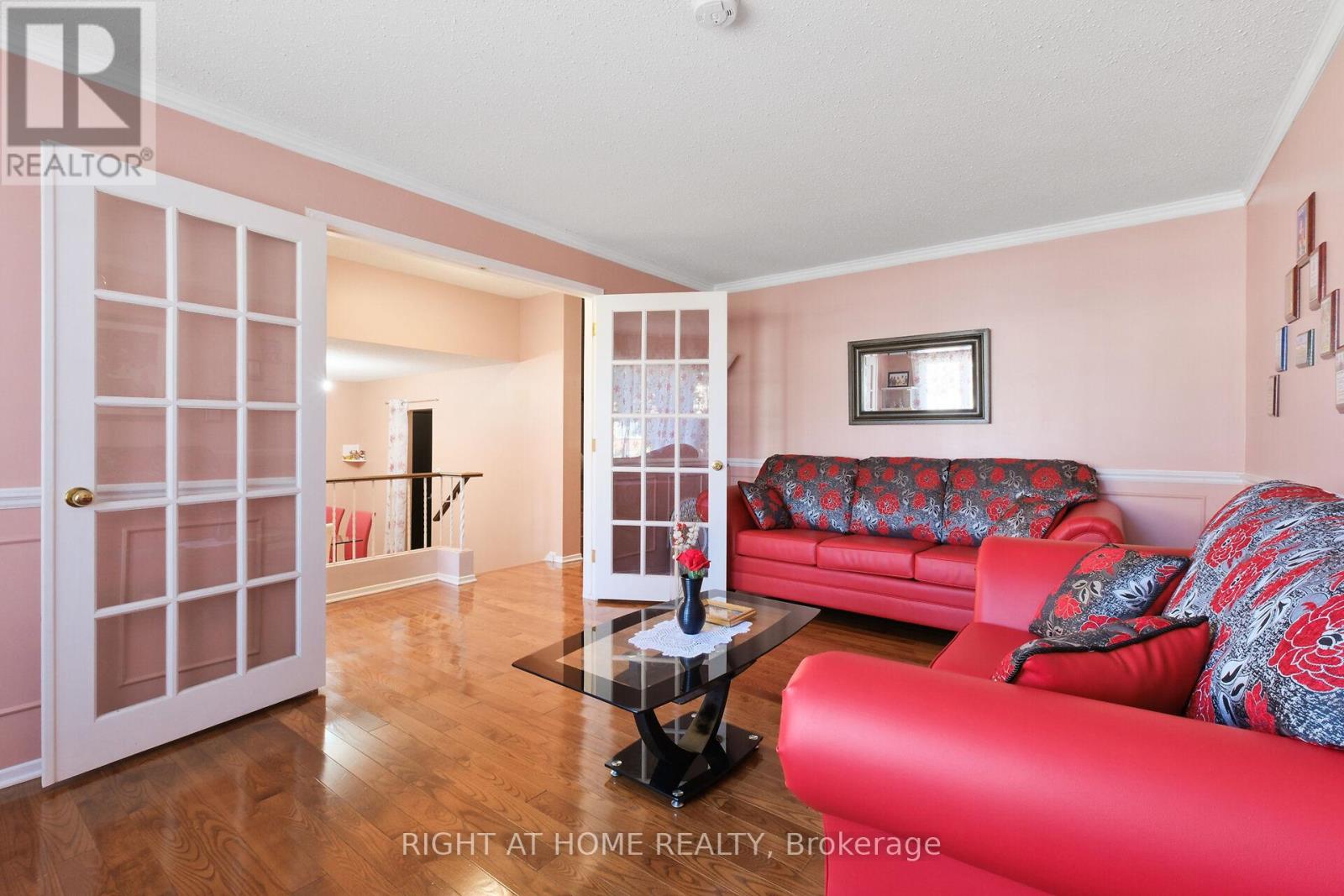 6104 Vineyard Drive