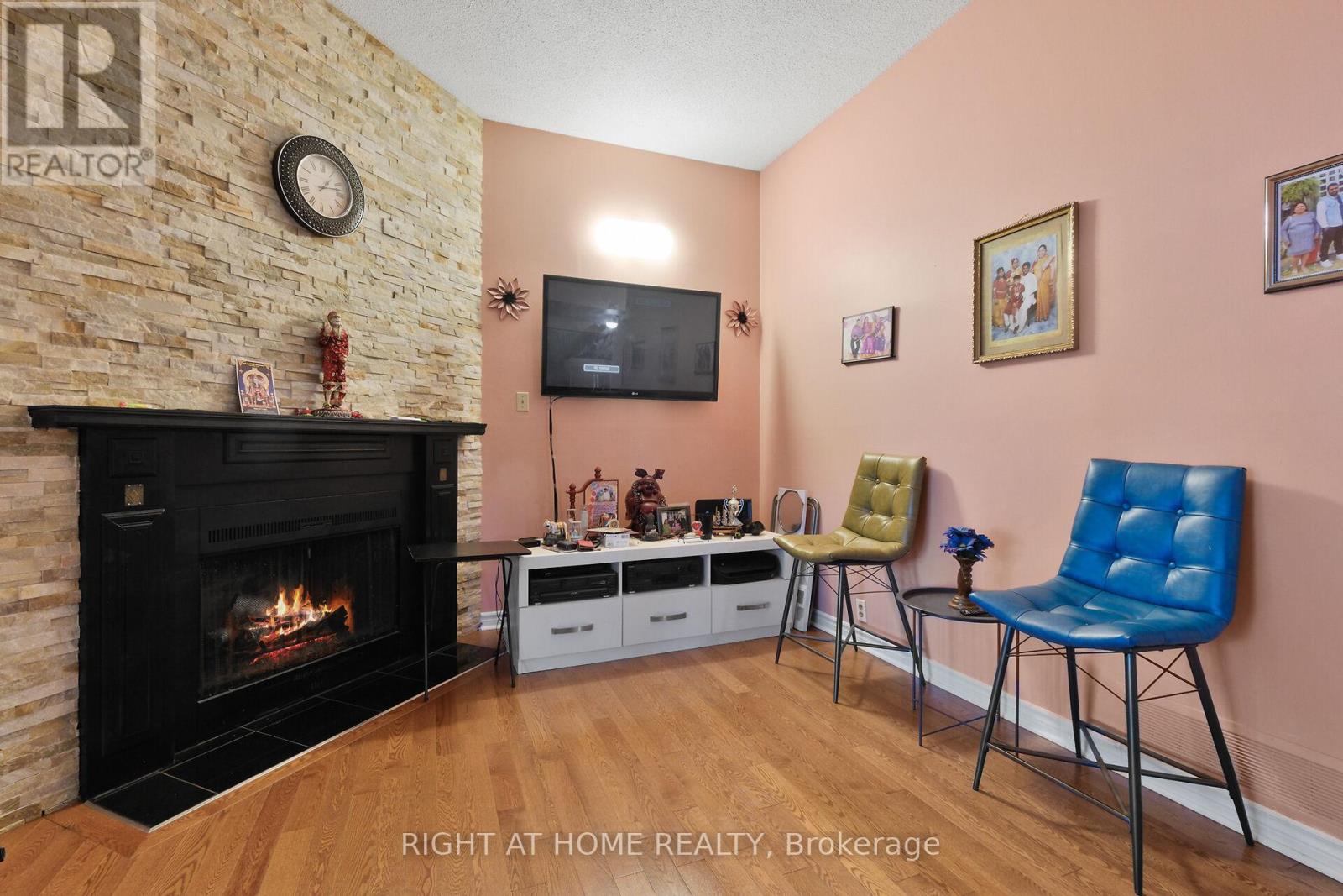 6104 Vineyard Drive