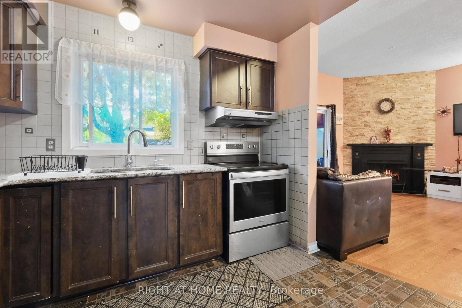 6104 Vineyard Drive