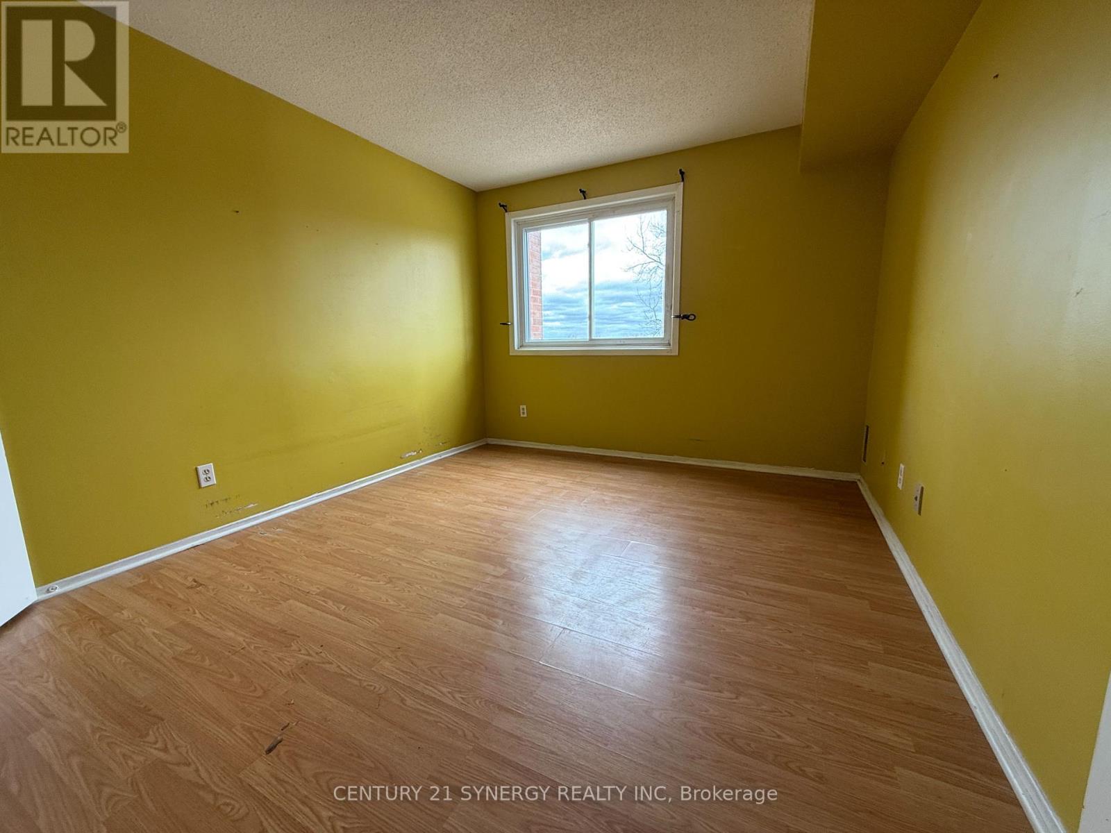 202 - 345 Centrum Boulevard