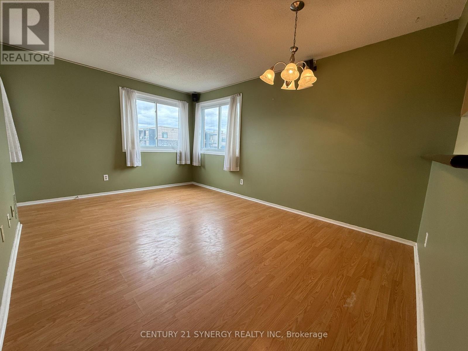 202 - 345 Centrum Boulevard